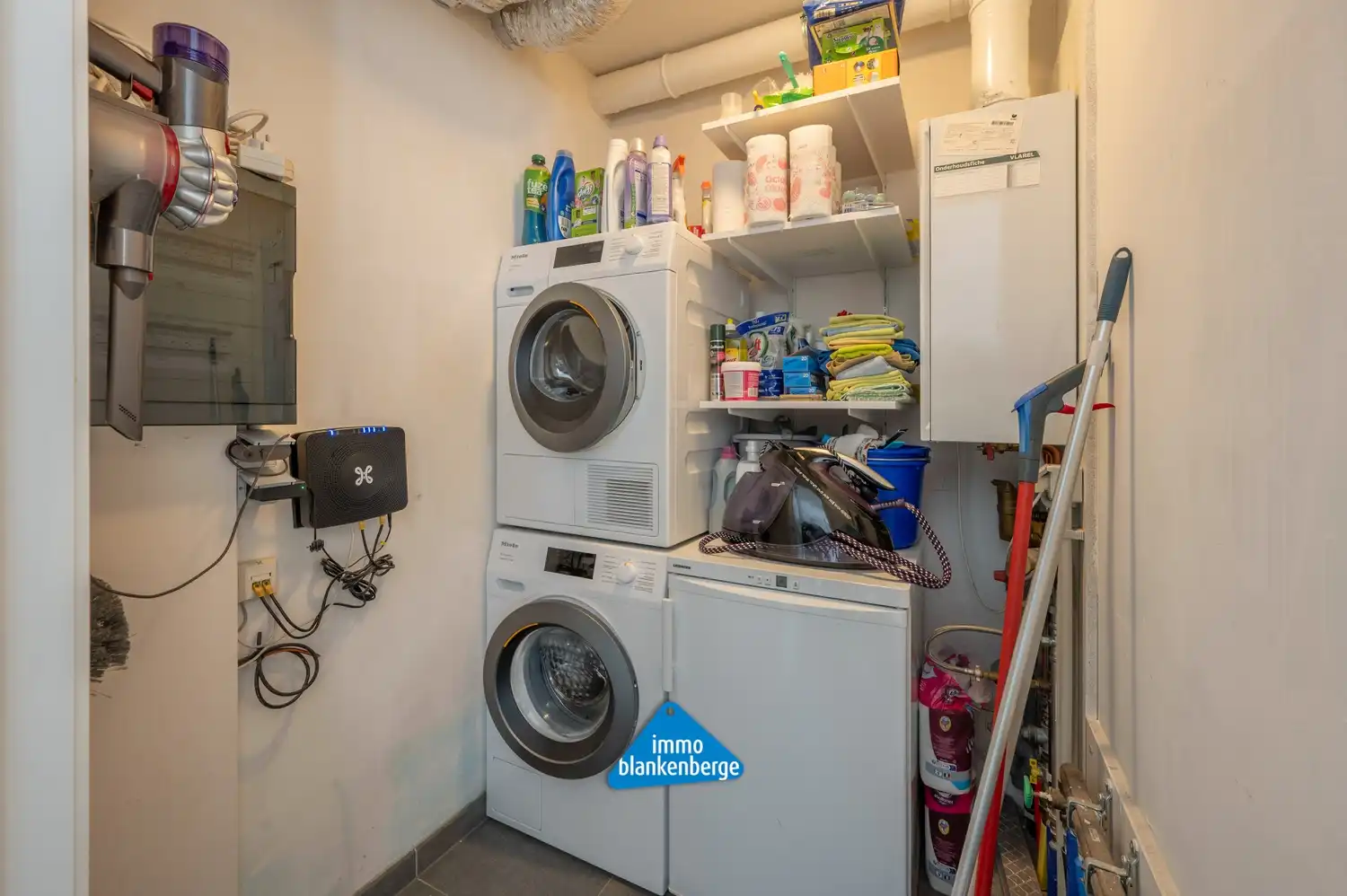 Instapklaar en verrassend ruim appartement met zonnig terras in het centrum van Beernem foto 22