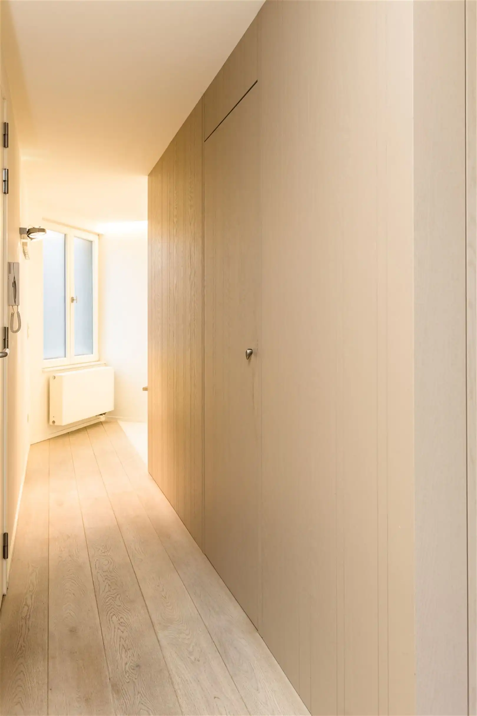 Gemeubelde luxestudio van 63 m² aan de Bolivarplaats foto 8