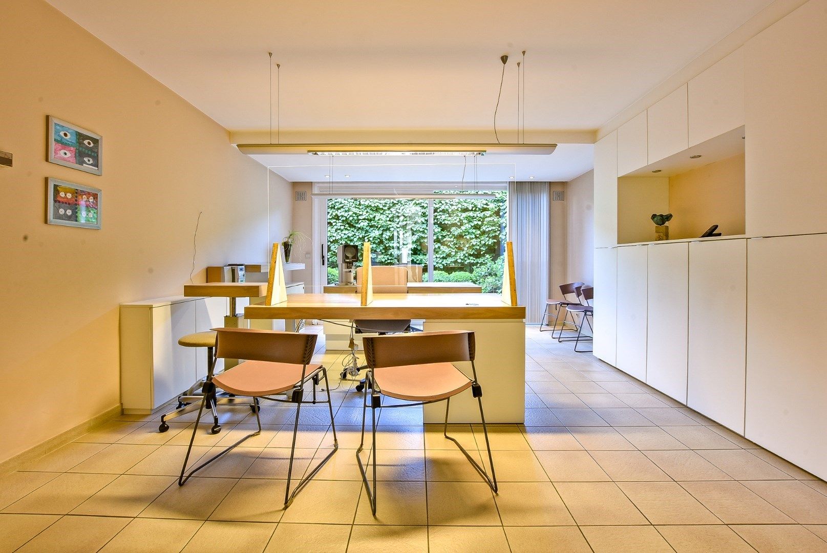 Ruim gelijkvloers appartement (127 m²) met tuin (30 m²) en 2 slaapkamers in hartje Nieuwpoort-stad foto 4
