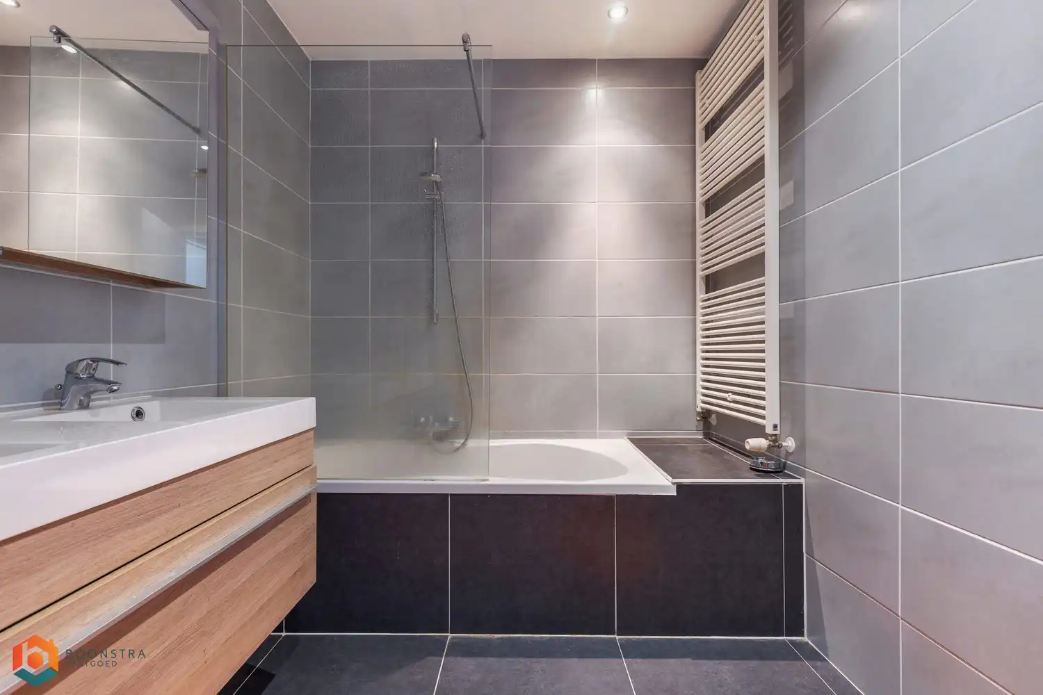 Appartement met 2 slpkrs in centrum Putte foto 12