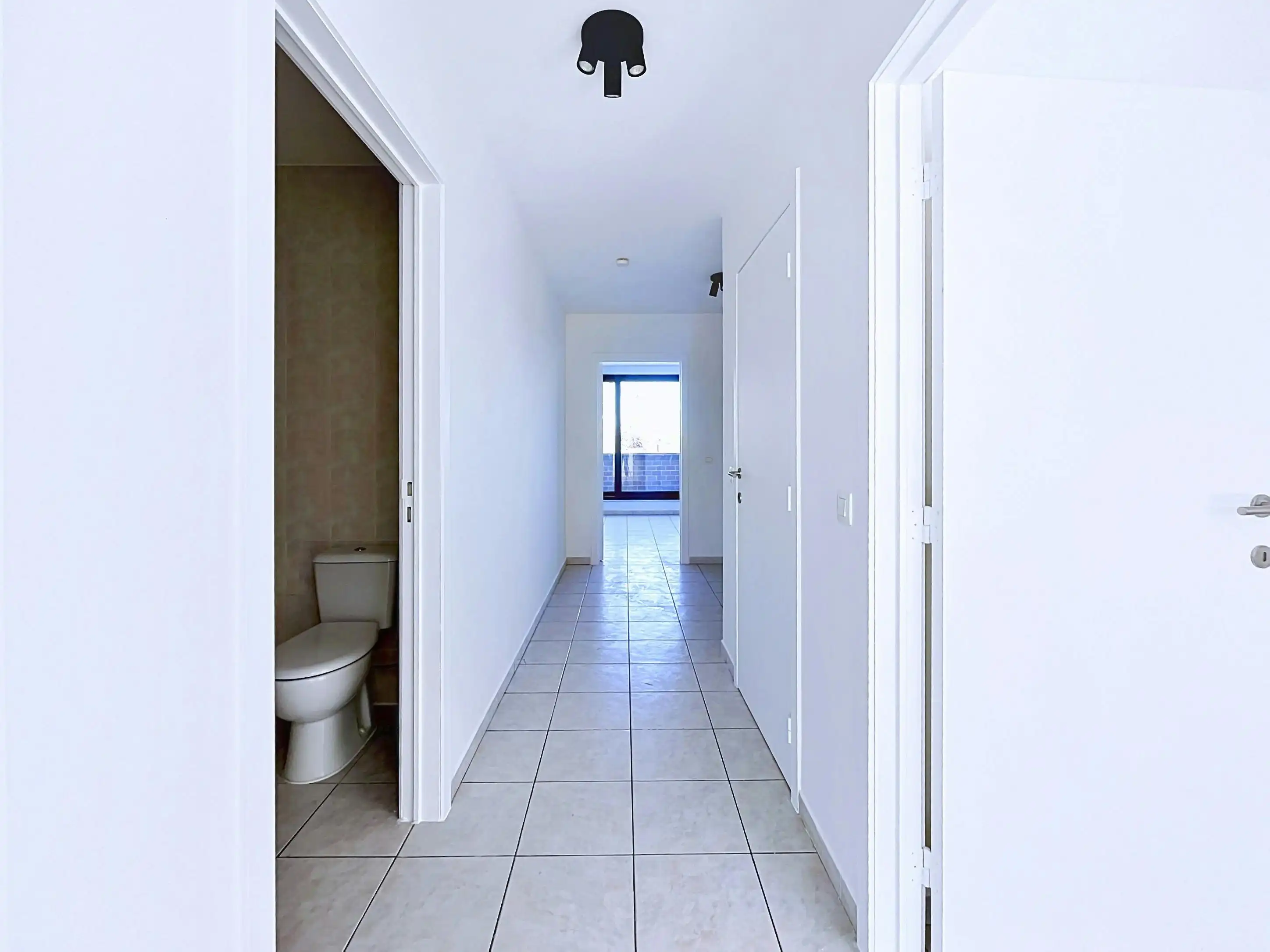 Appartement met 2 slaapkamers aan het station van Eeklo foto 11