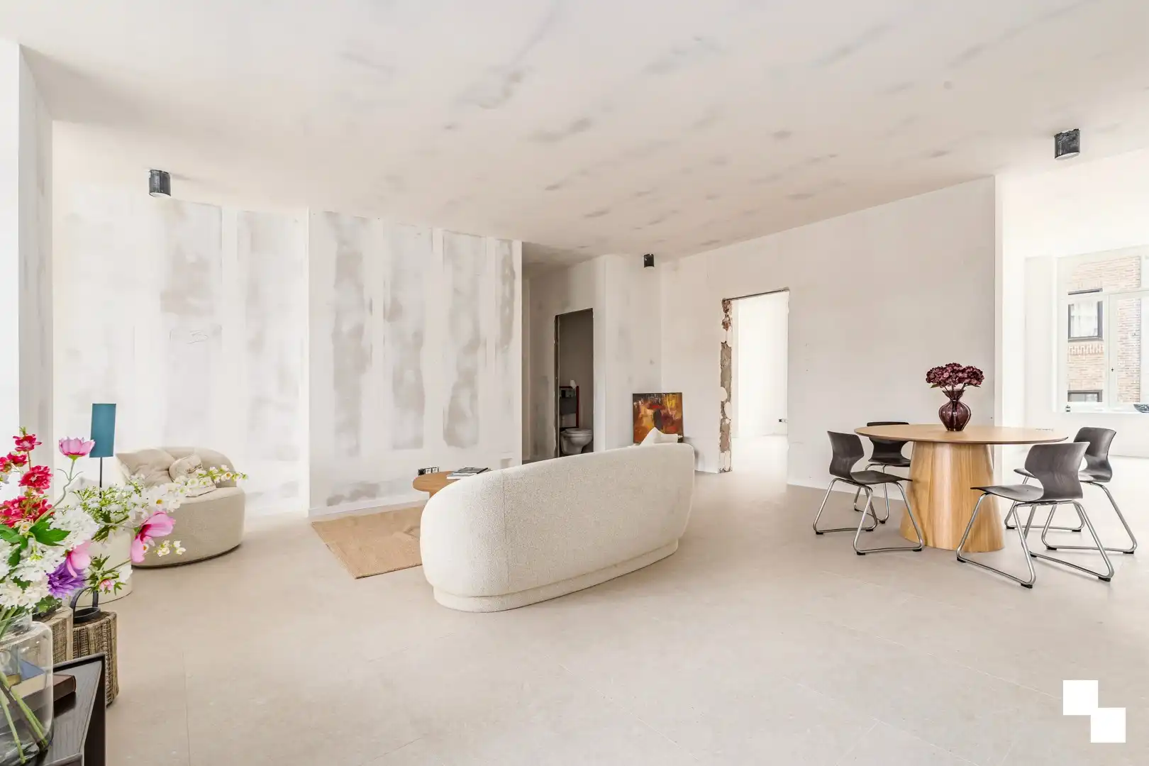 Luxueus appartement met ruim terras in hartje Izegem foto 5