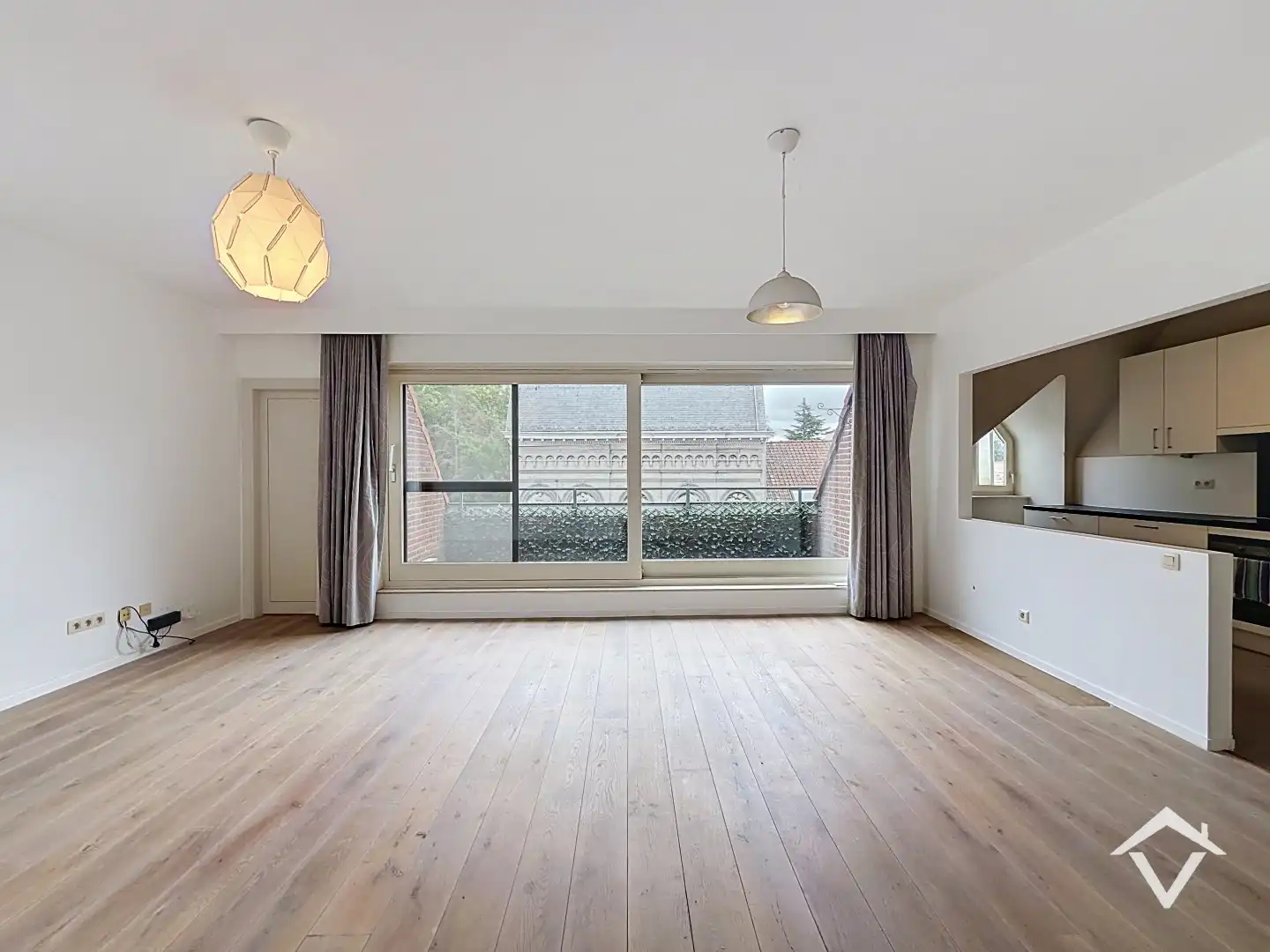 Ruim, gezellig dakappartement met 3 slaapkamers in centrum Roeselare  foto 7