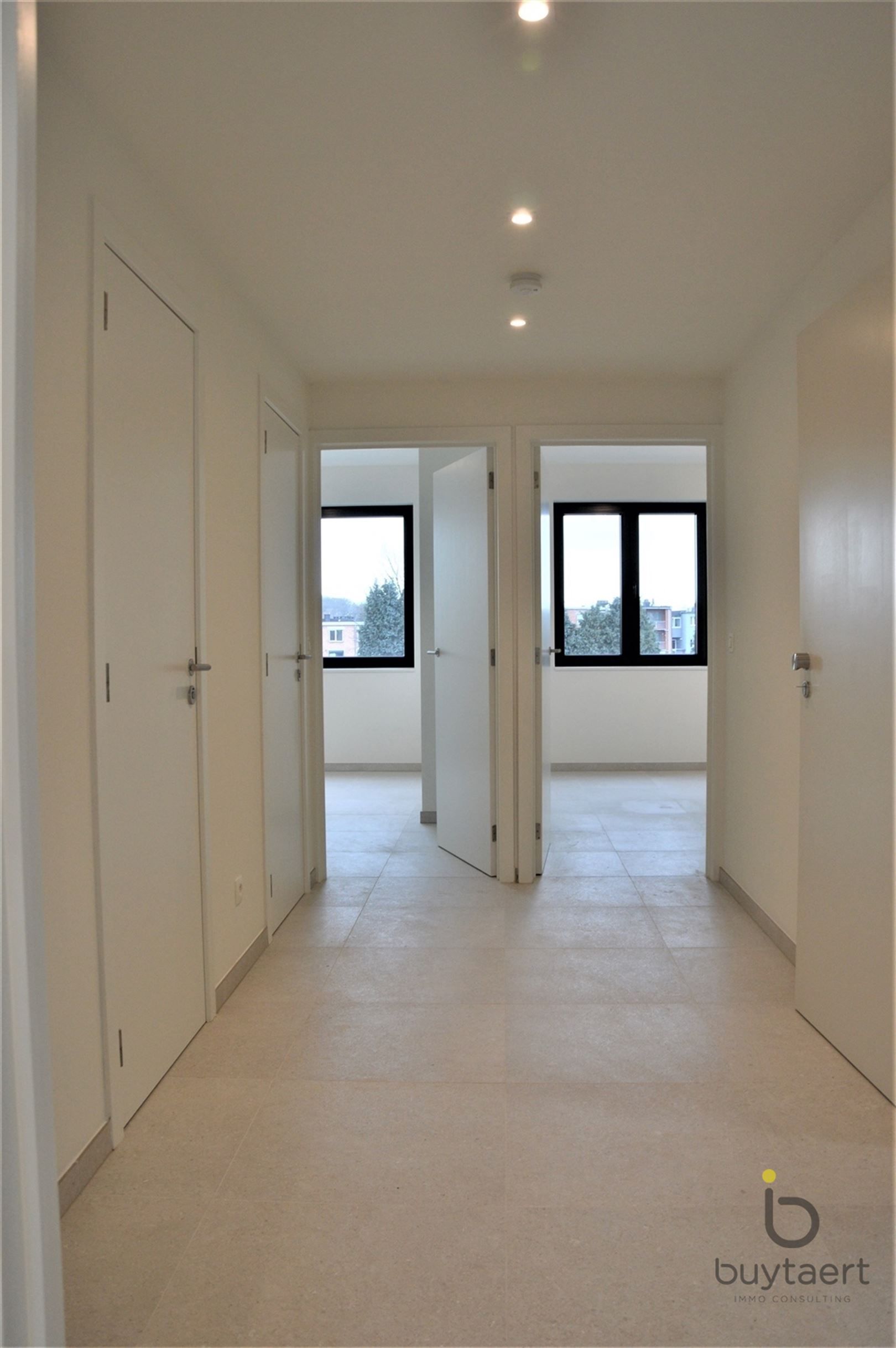 Recent appartement met twee slpks te Deurne. foto 7