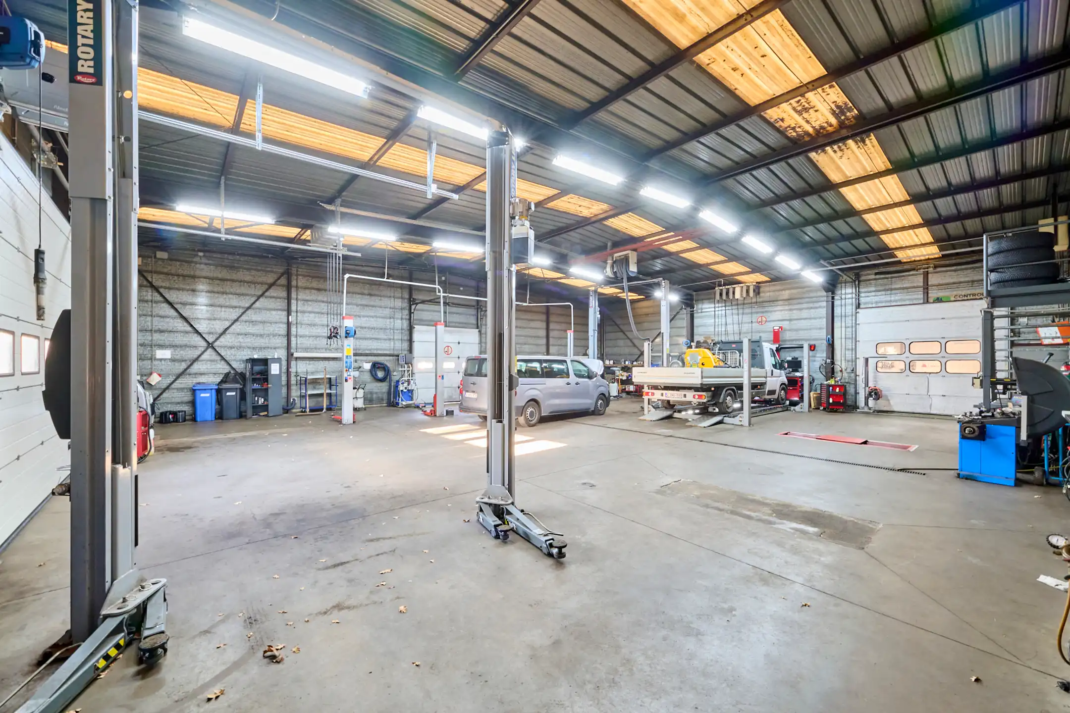 Te koop: commercieel gebouw in Maasmechelen foto 16