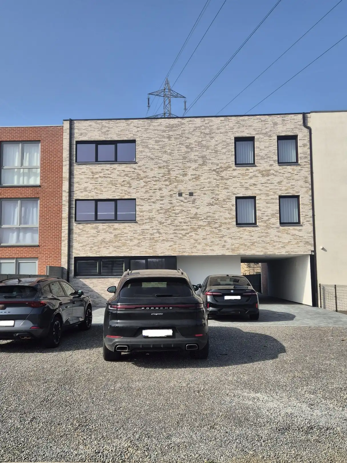 Nieuwbouw duplex met 3 slaapkamers, terras en parking foto {{pictureIndex}}