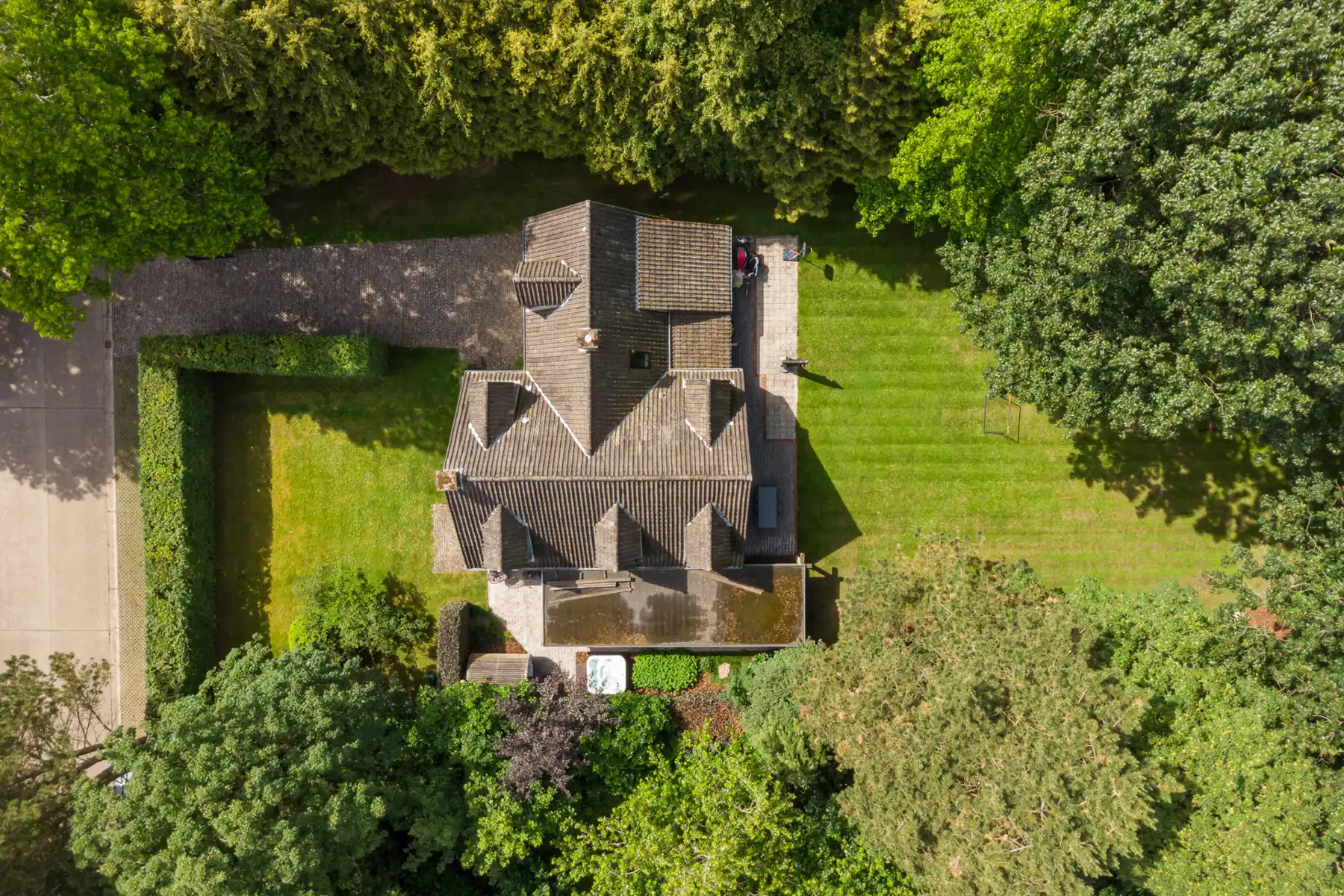 Exclusieve gemeubileerde villa op 2.050m² te Schilde-Bergen foto 2