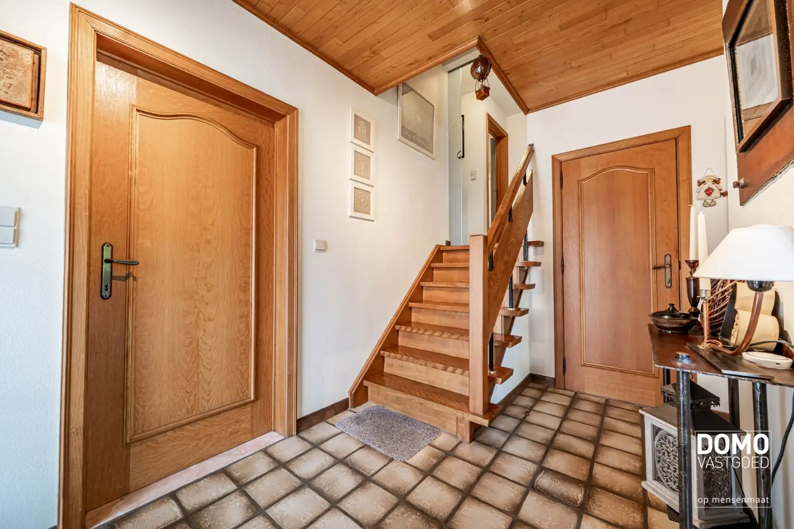 GERENOVEERDE, INSTAPKLARE GEZINSWONING MET 4 SLAAPKAMERS TE TUILT foto 6
