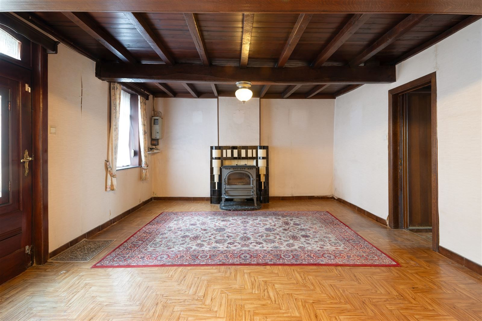 Volledig te renoveren woning met tuin en extra weide met garage foto 4