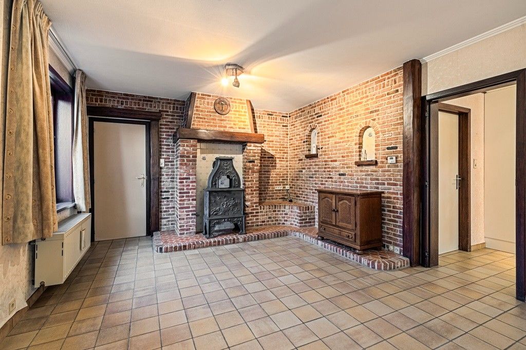 ADINKERKE: Zonnige bungalow/villa op mooie hoekligging met 2 slaapkamers en badkamer op het gelijkvloers, ruime garage en onderhoudsvriendelijke tuin op 633m² grondopp. foto 4