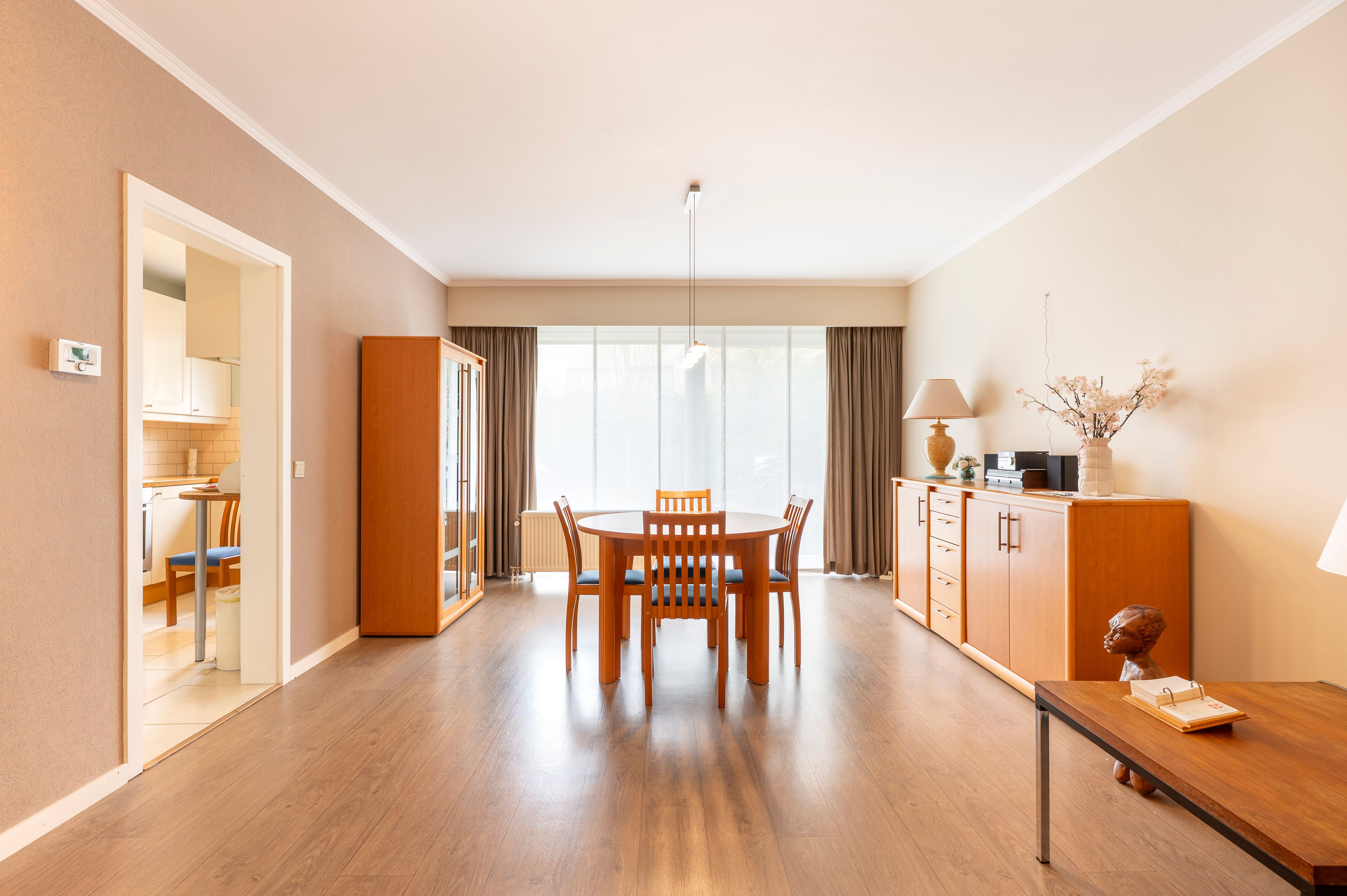 Verzorgd gelijkvloers appartement met 2 slaapkamers en tuin op toplocatie in Ekeren-Mariaburg! foto 2