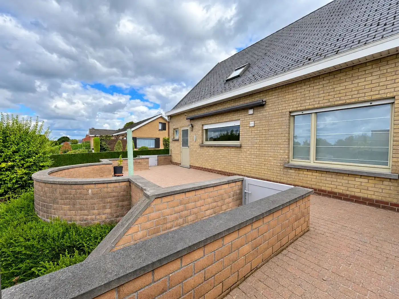 Passendale – Halfopen woning met ruime oprit, tuin en garage foto 18