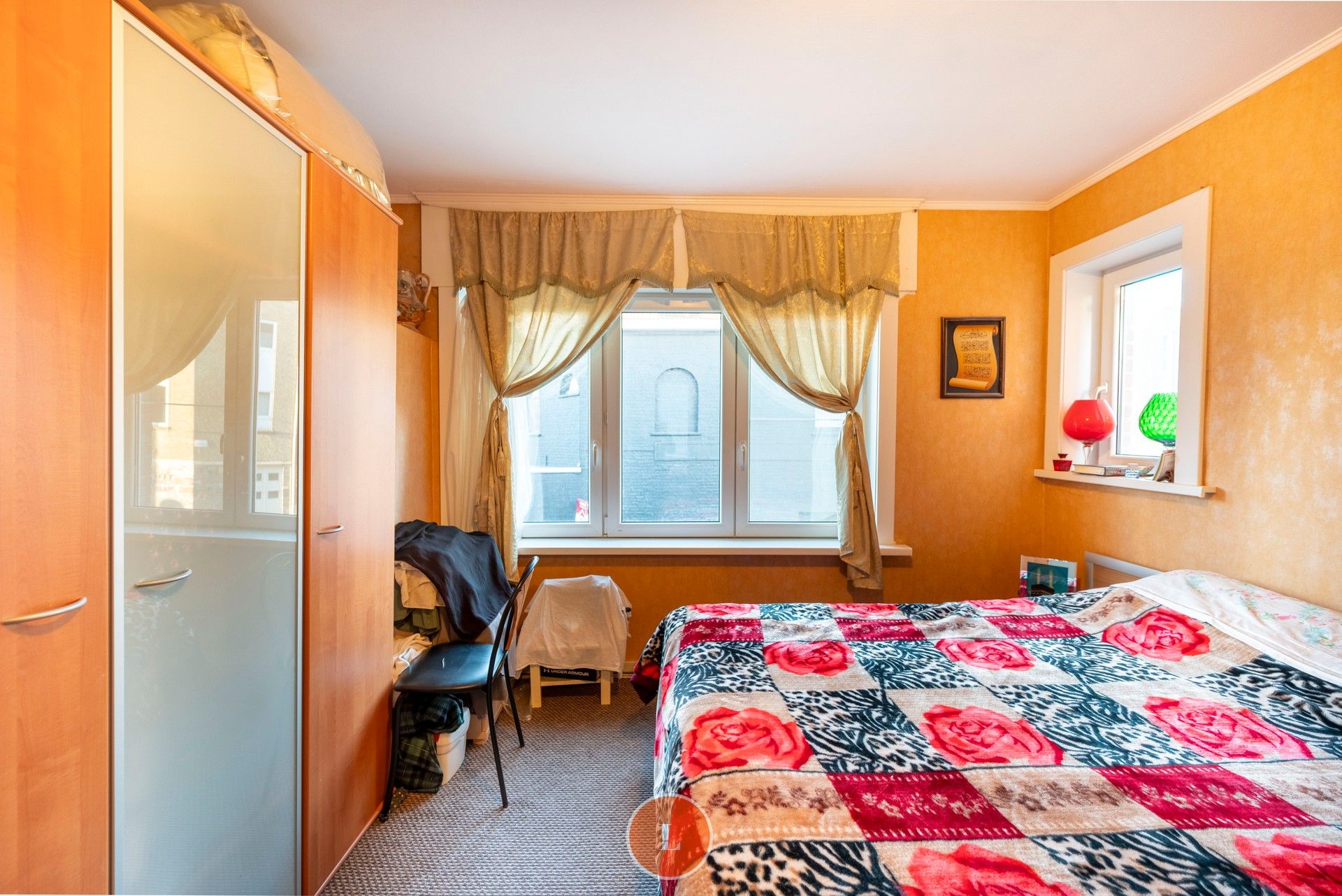 Goed onderhouden woning met 5 slaapkamers, tuin en 2 garages foto 12