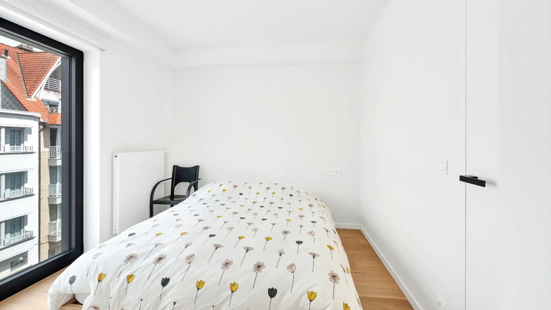 Mooi gerenoveerd, zuidwest georiënteerd HOEKappartement centraal gelegen op de Lippenslaan te Knokke. foto 19