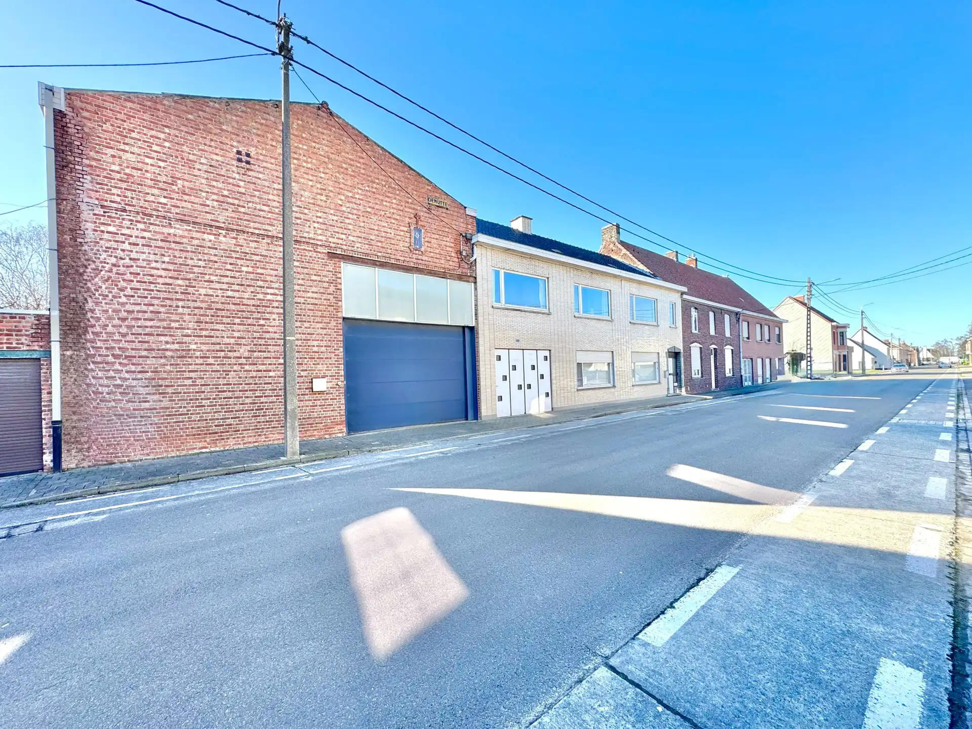 MAGAZIJN MET TWEEWOONST - 1.052 M² foto 39