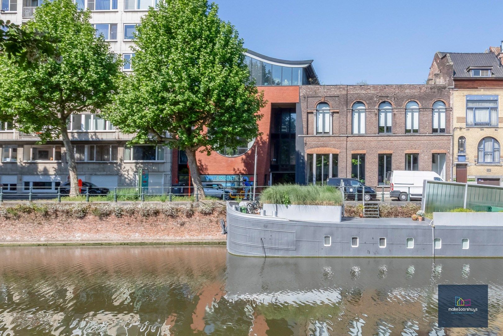 Unieke penthouse met prachtig terras en garagebox te Visserij foto {{pictureIndex}}