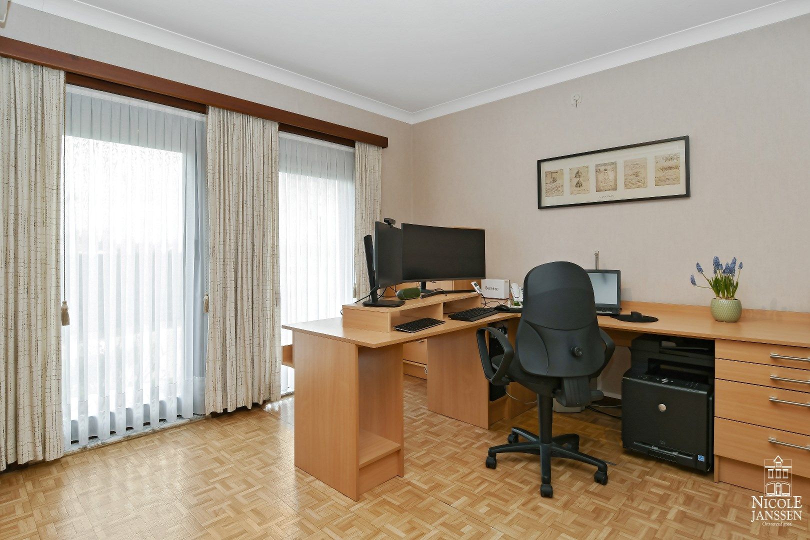 Vrijstaande gelijkvloerse gezinswoning met 4 slaapkamers en prachtige tuin foto 16