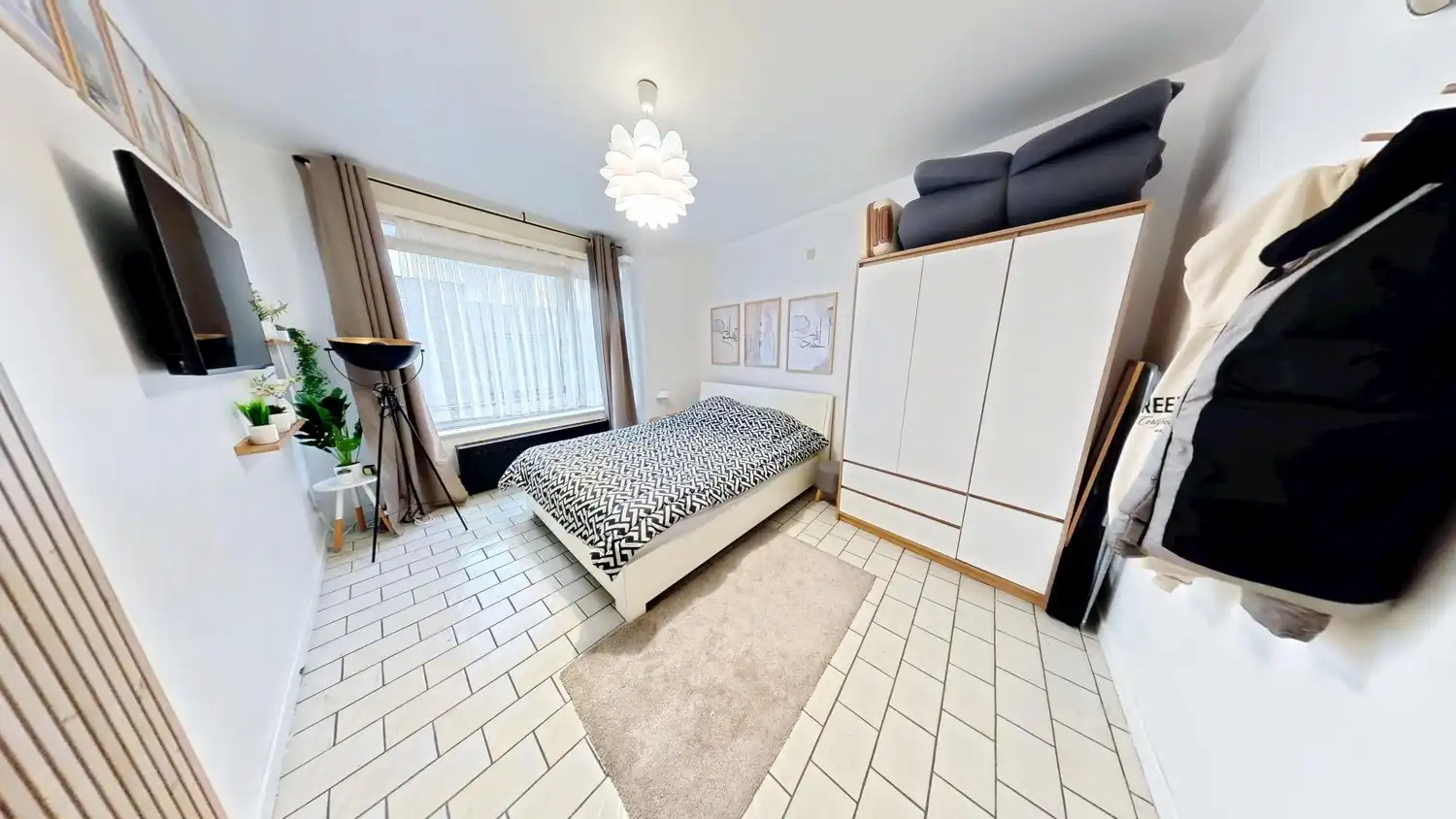 Centraal gelegen appartement met 2 slaapkamers! foto 10