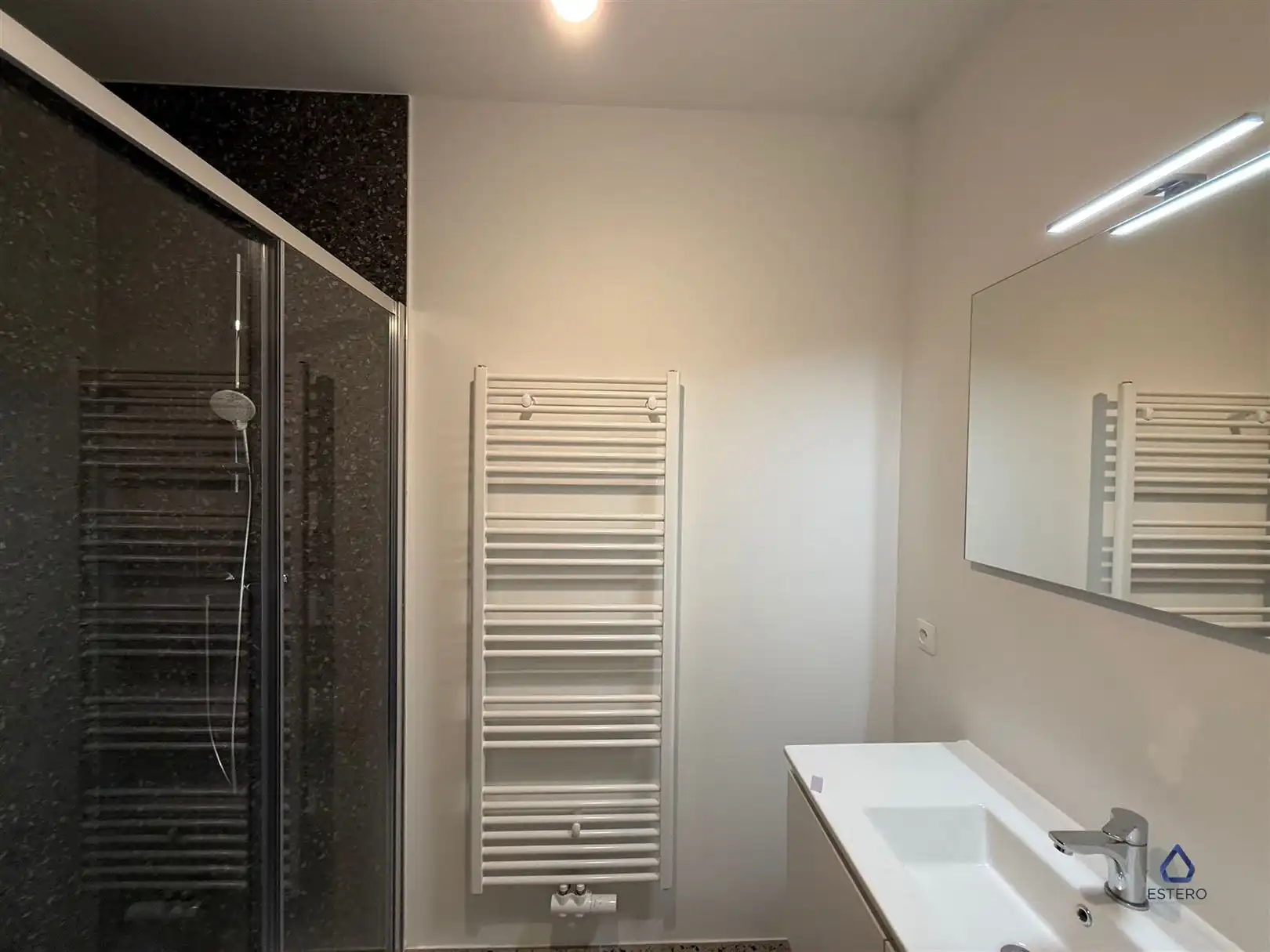 Nieuwbouwappartement met ruim terras op een topligging foto 17