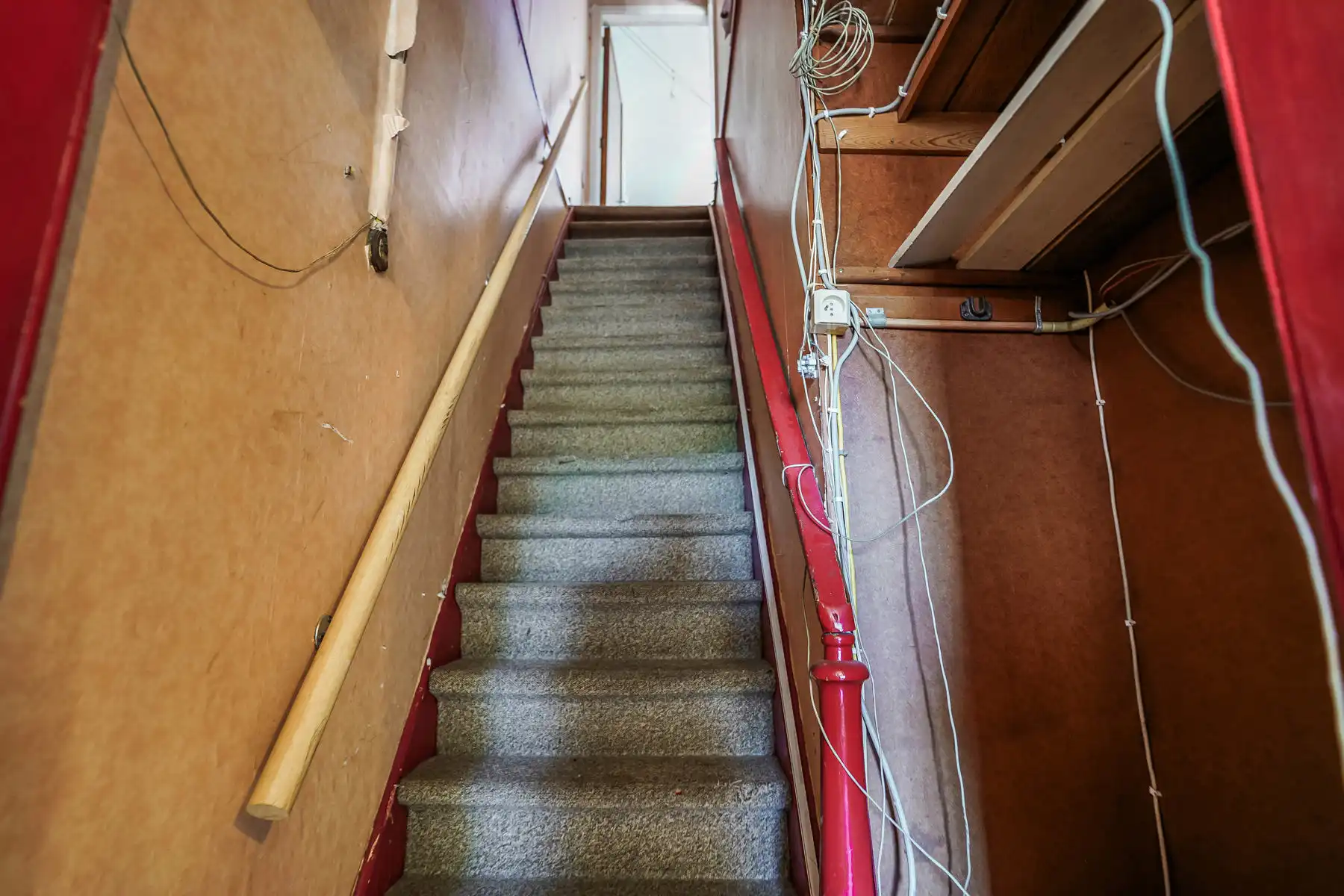 Te renoveren rijwoning met tuin te Kapelle-op-den-Bos foto 12