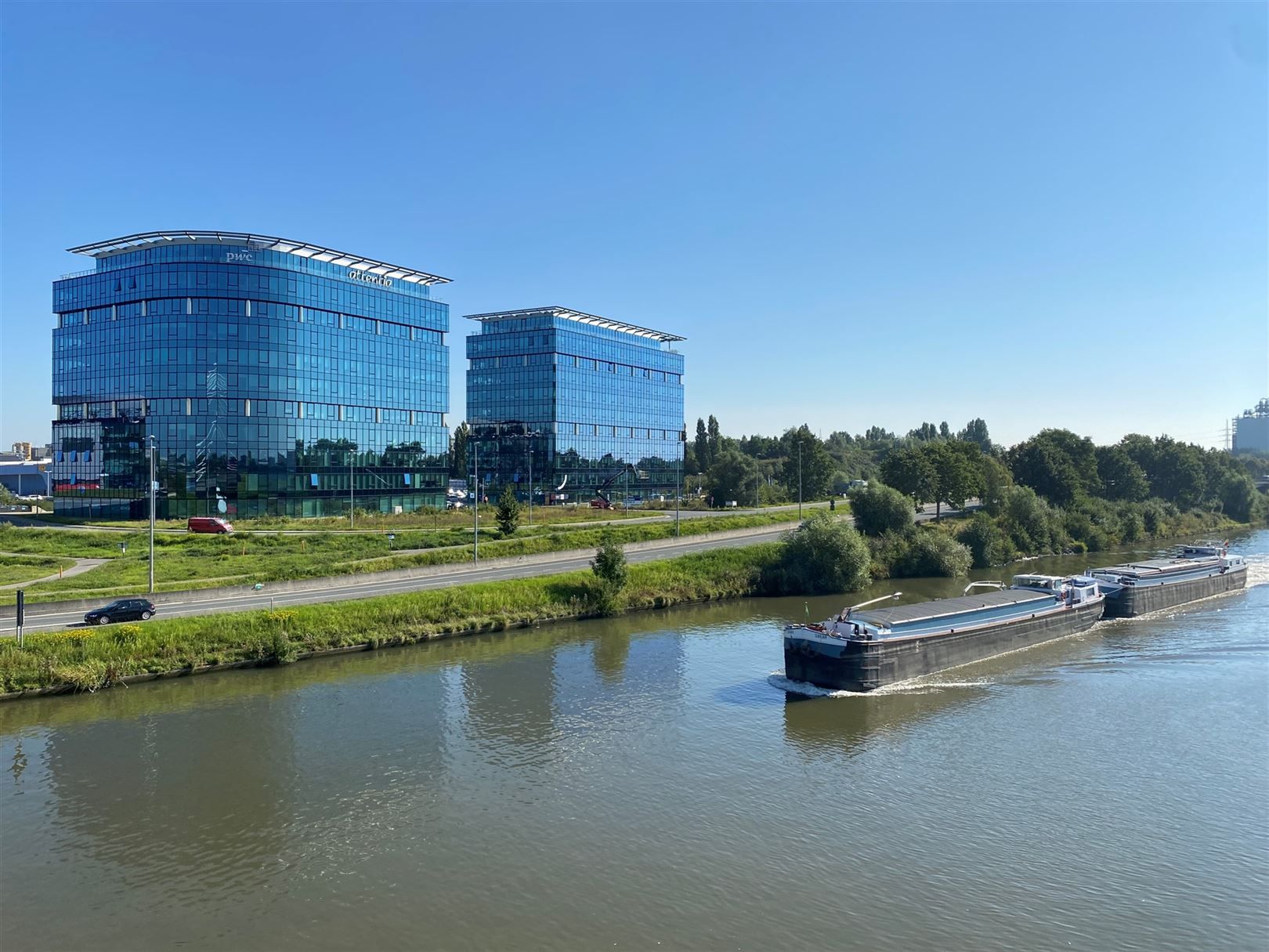 Breeam Excellent kantoren in de Blue Towers foto {{pictureIndex}}