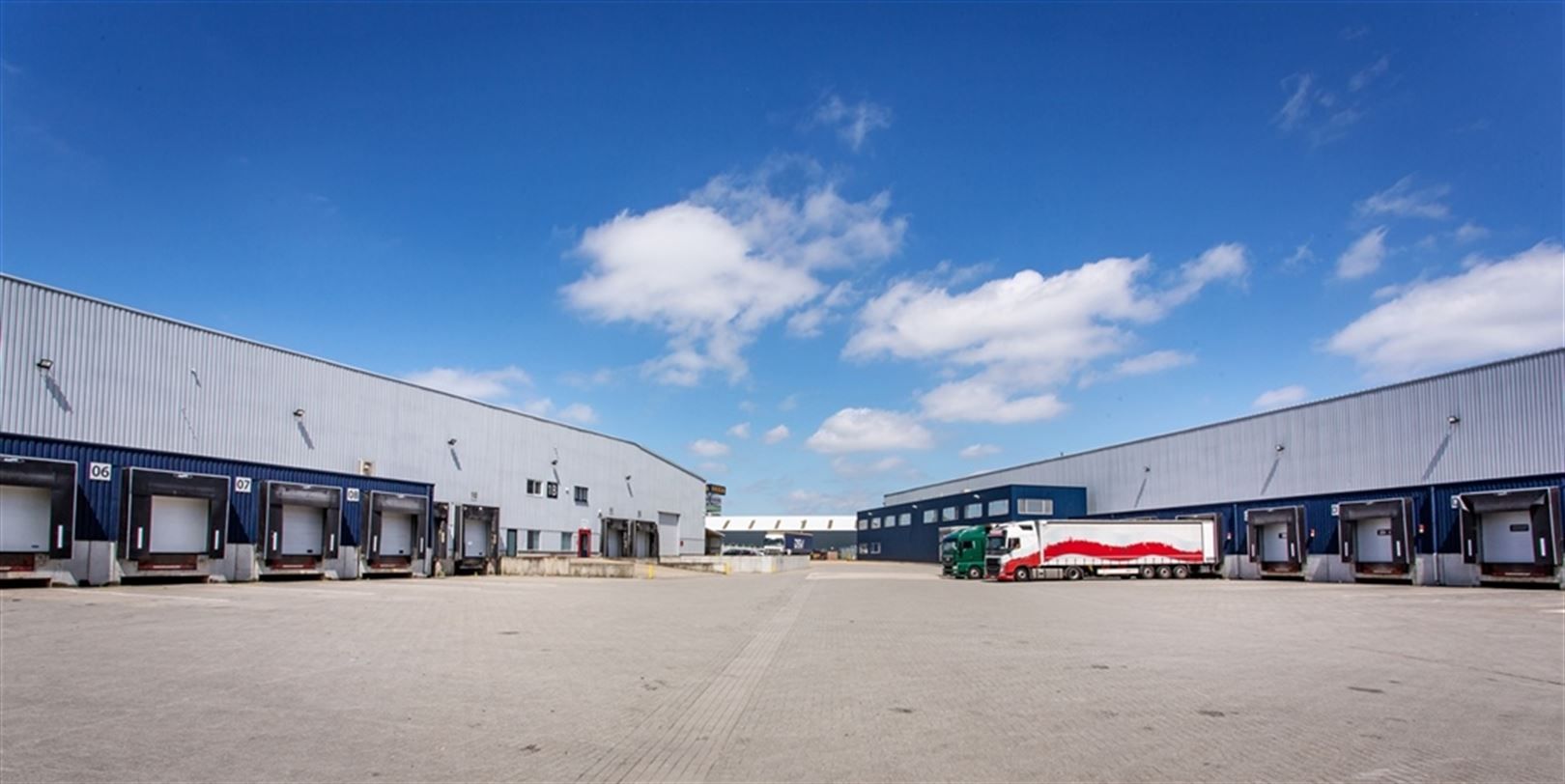 Te Huur Logistieke units + kantoor nabij Antwerpen foto 2