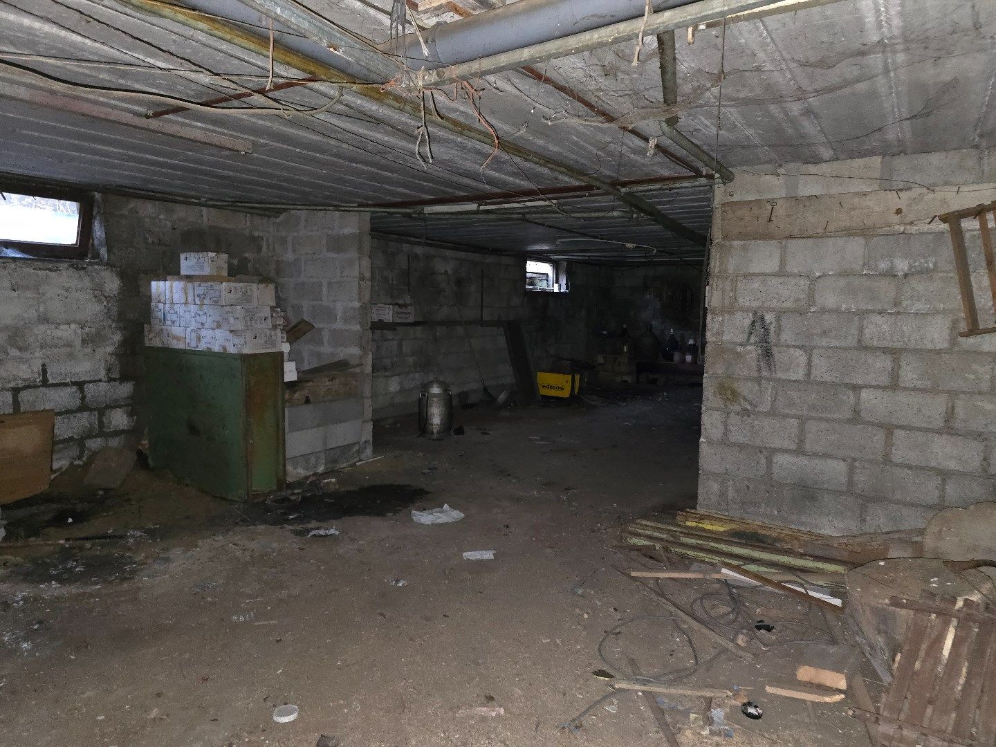 Te renoveren woning, 4 slpk, met tuin en 3 garages foto 16