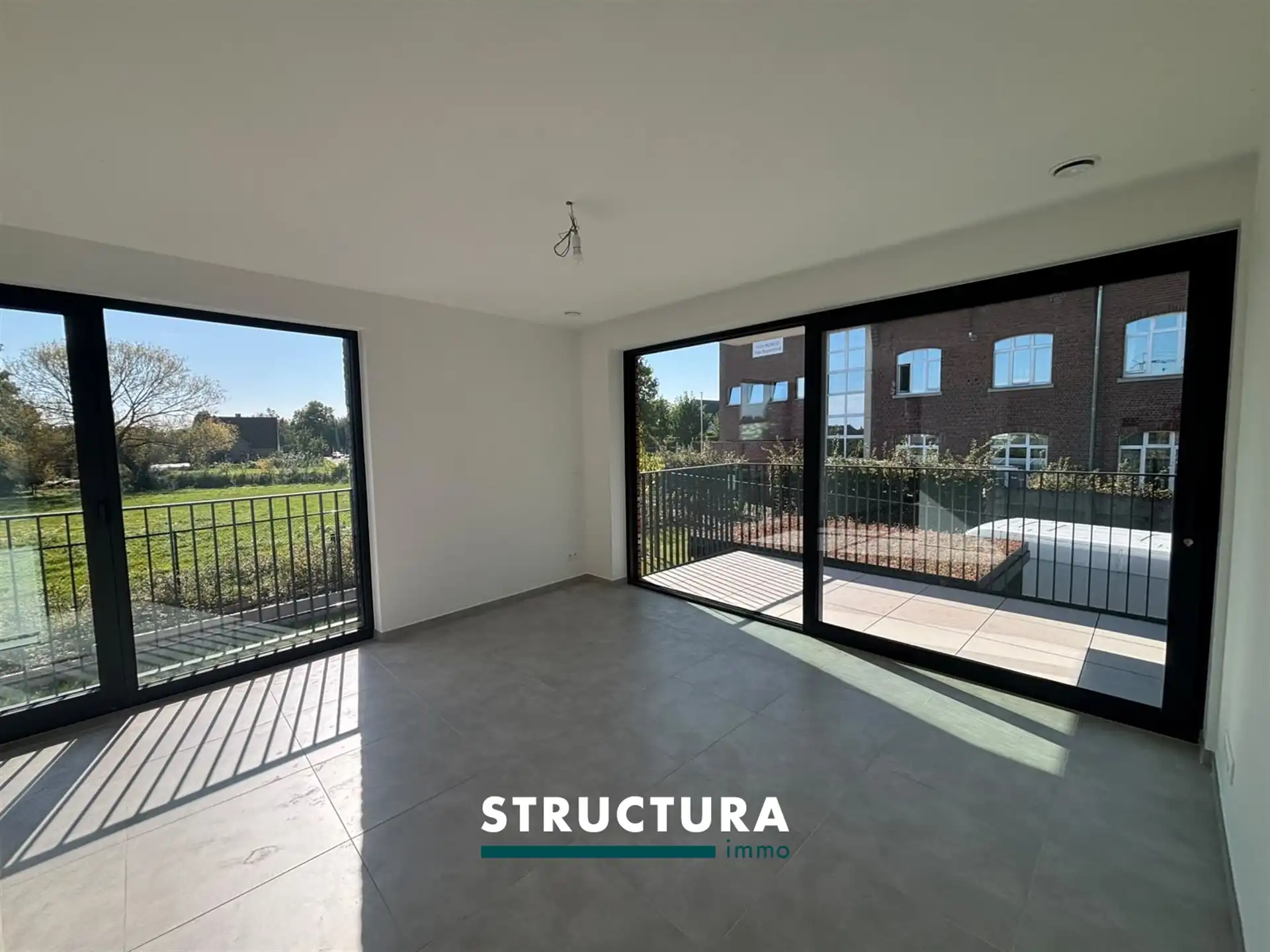 Luxe, nieuwbouw appartement vlakbij het centrum! foto 3