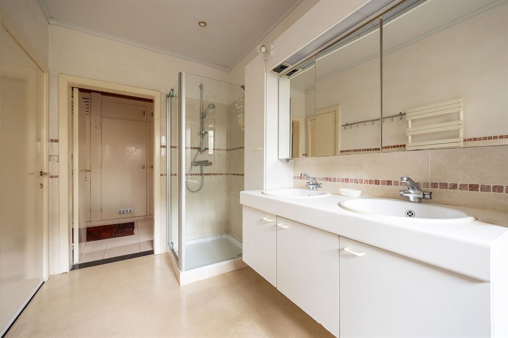 Prachtig gelegen half open villa aan het Groot Kasteel van 's-Gravenwezel foto 5
