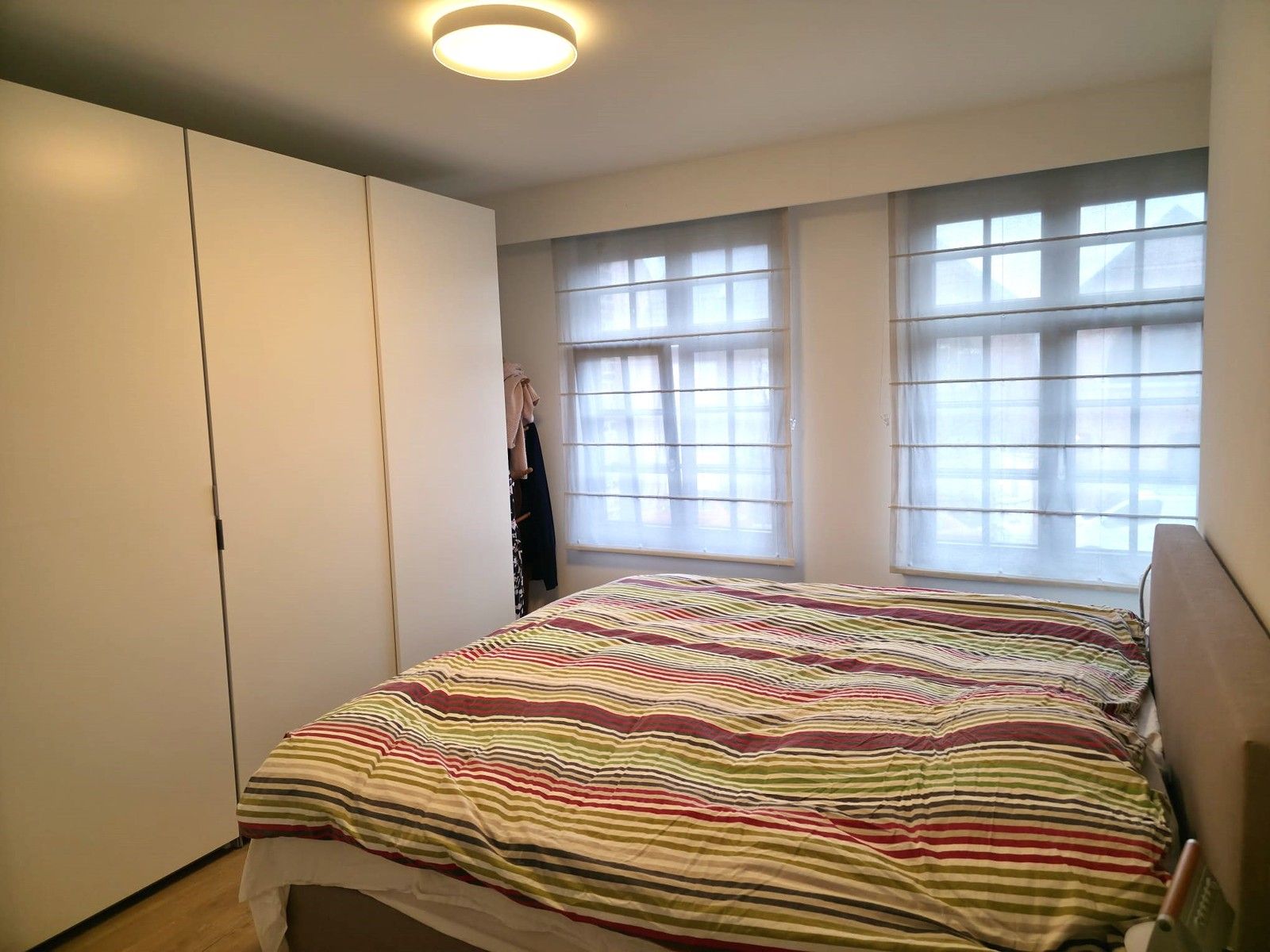 Prachtig appartement met 2 slaapkamers, ruim terras en garagebox in het hart van ’s-Gravenwezel foto 9