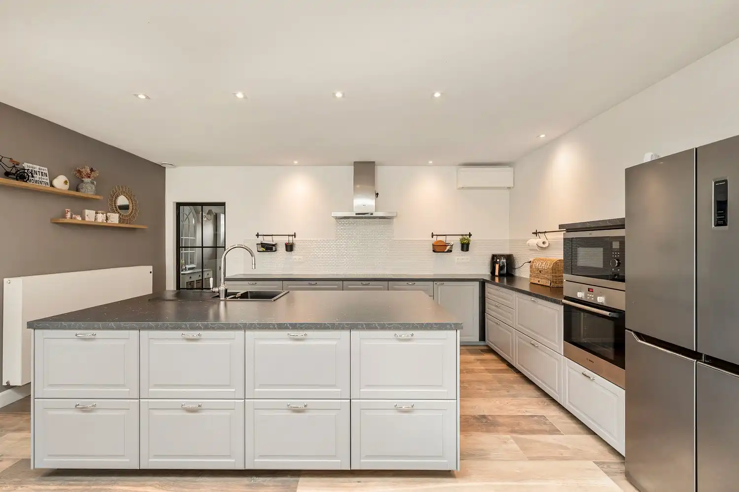 Volledig vernieuwde gezinswoning met tuin. foto 10