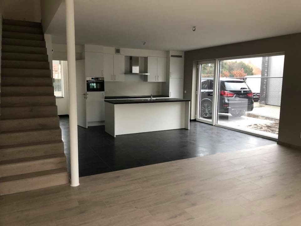 Moderne energiezuinige 3 slaapkamer woning foto 2