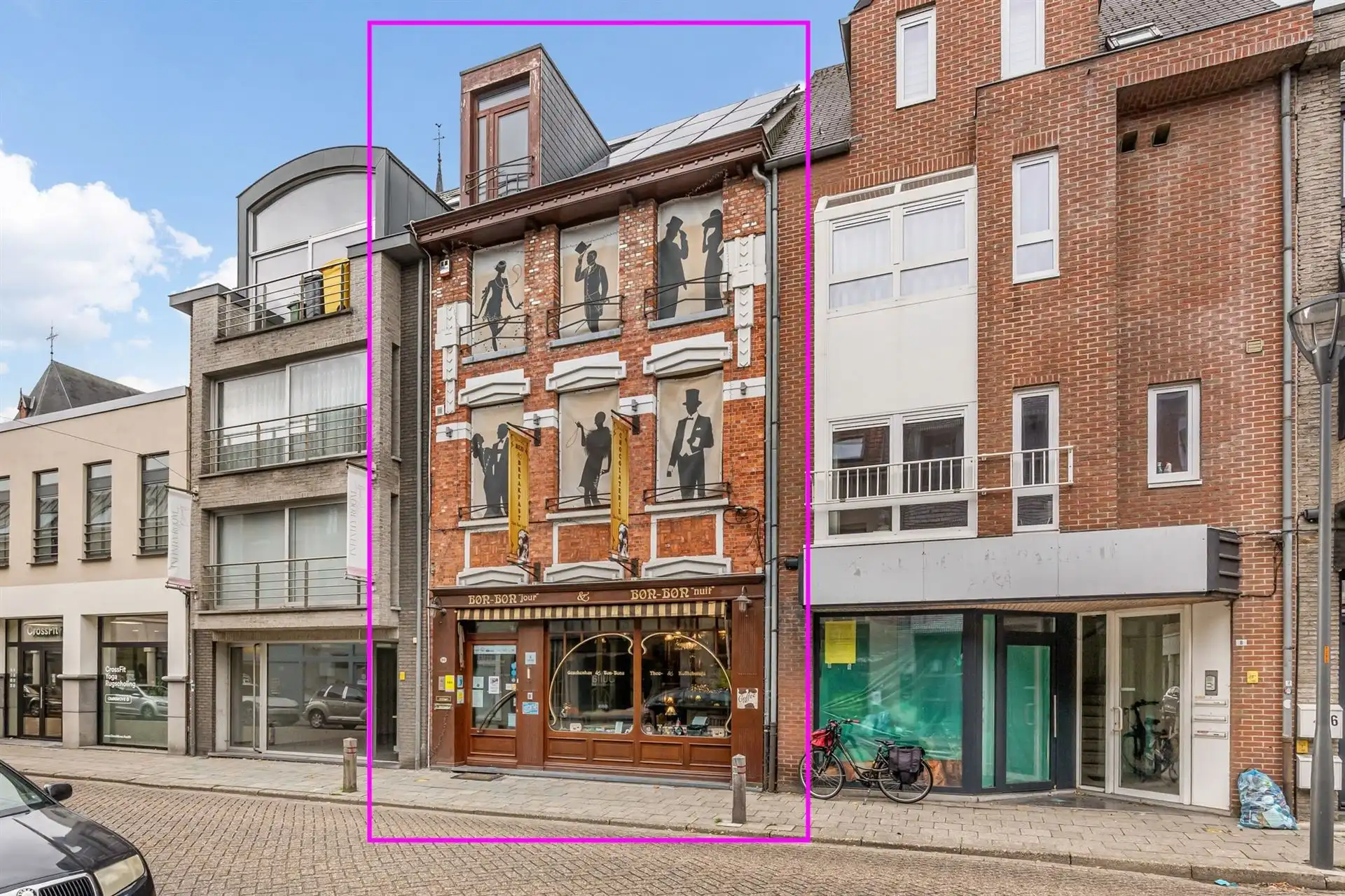 Charmante herenwoning met karakter en diverse woonmogelijkheden. foto {{pictureIndex}}