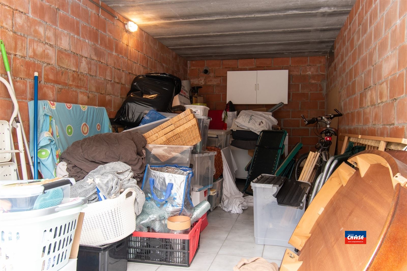 Knap appartement met twee grote slaapkamers, ruim zonnig terras en kelder foto 18