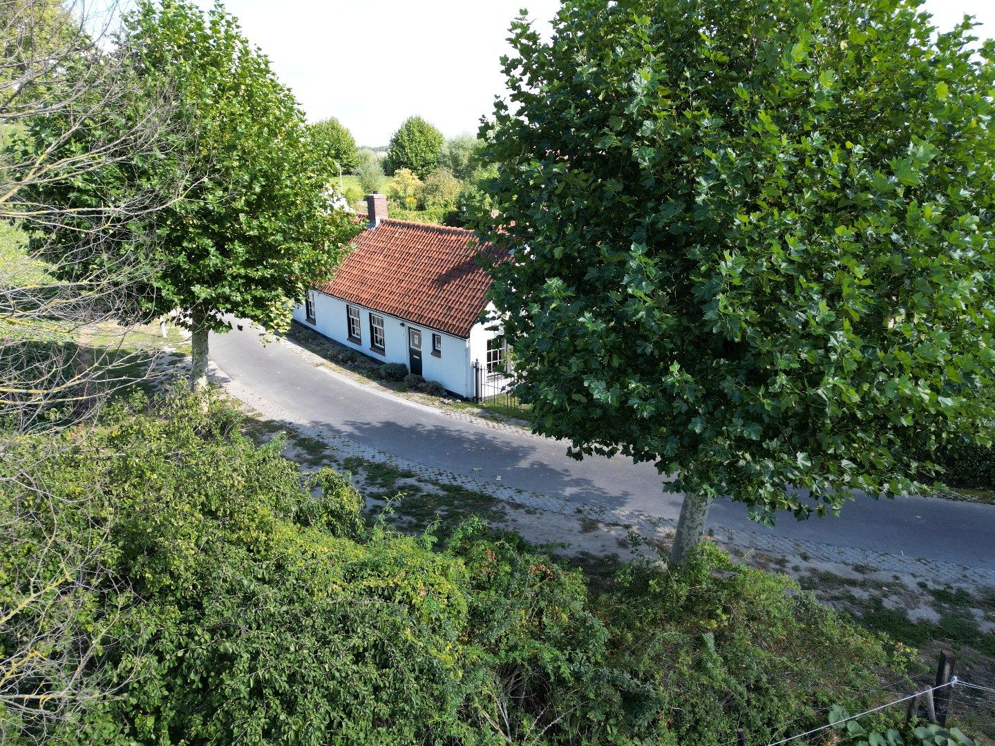 Idyllisch gelegen monumentale woning foto 25