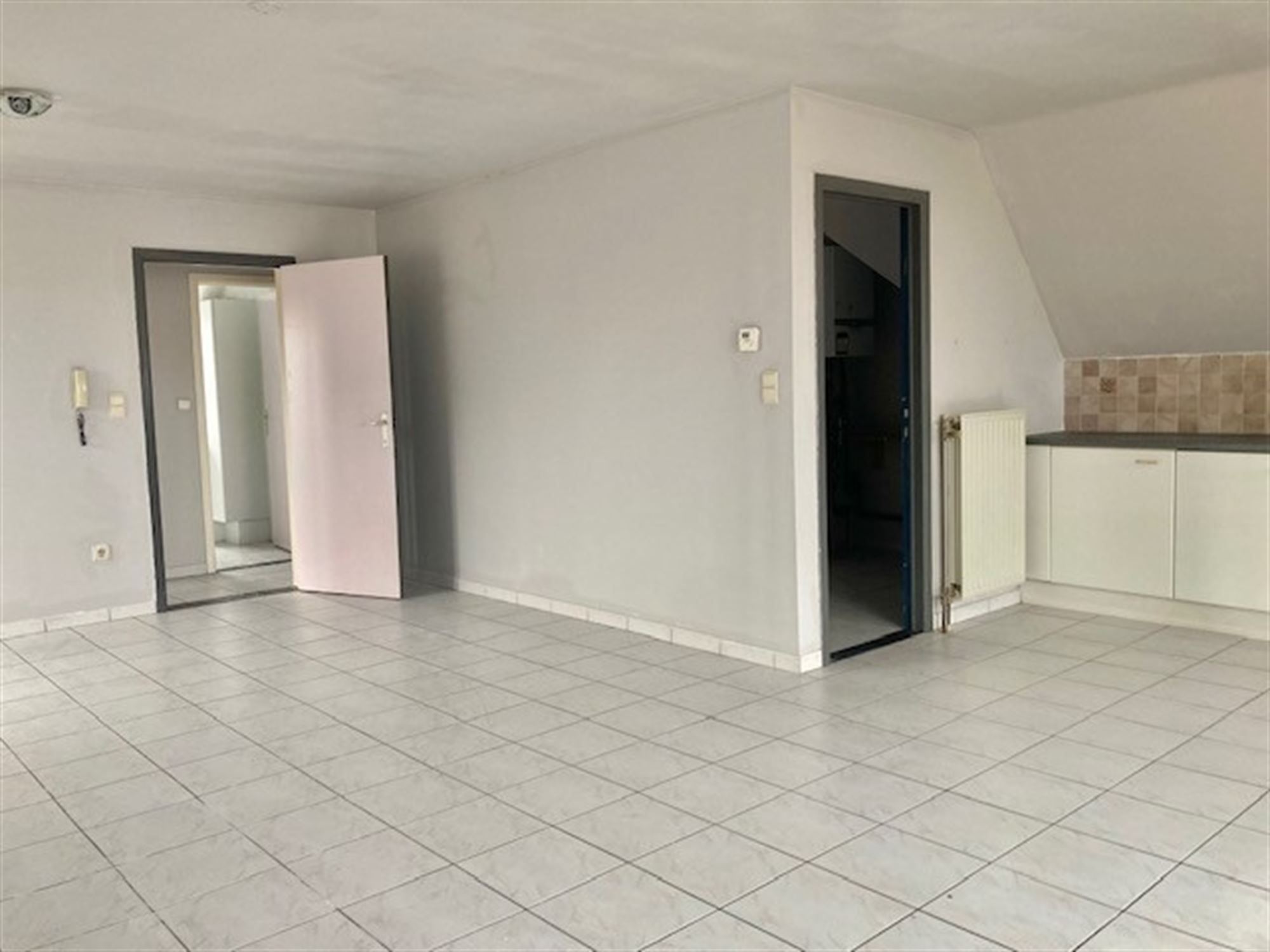 Instapklaar appartement met 2 slpks en garage in centrum  foto 4