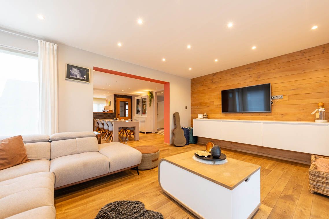 Energiezuinige woning met zonnepanelen, 3 grote slaapkamers, mooie tuin met bergplaats, zalig uitzicht foto 8