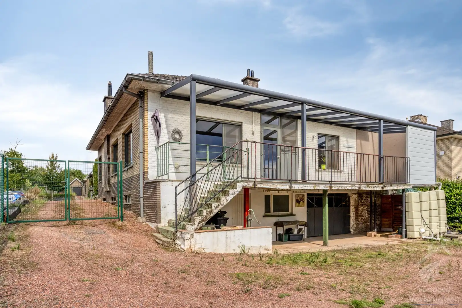 Volledig onderkelderde bungalow te koop op groot perceel foto 24