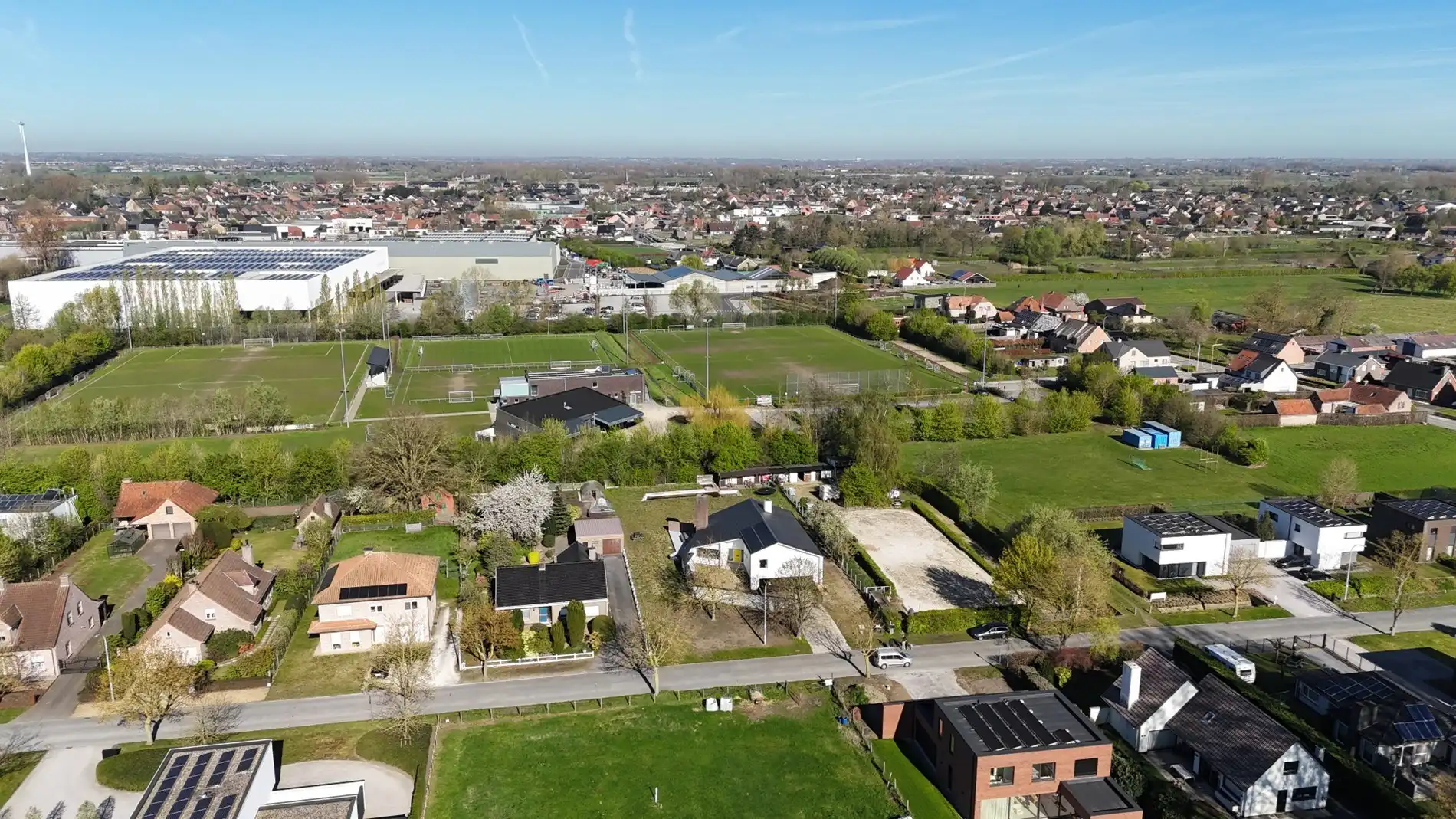 TE KOOP: Ruime architectenwoning in residentiële wijk 'De Piste'. Rustig, groen en zeer bereikbaar perceel van 1800m²! foto 20