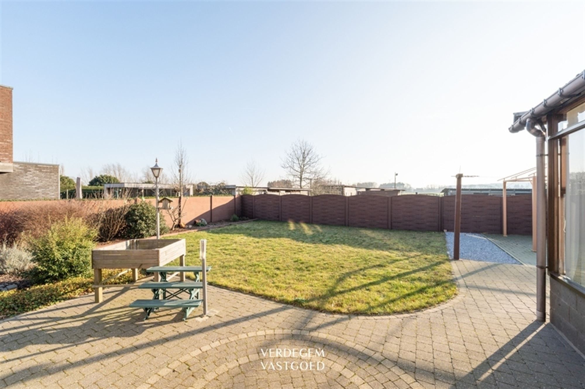 Twee woningen: instapklaar en nieuwbouw- of renovatiepotentieel foto 16