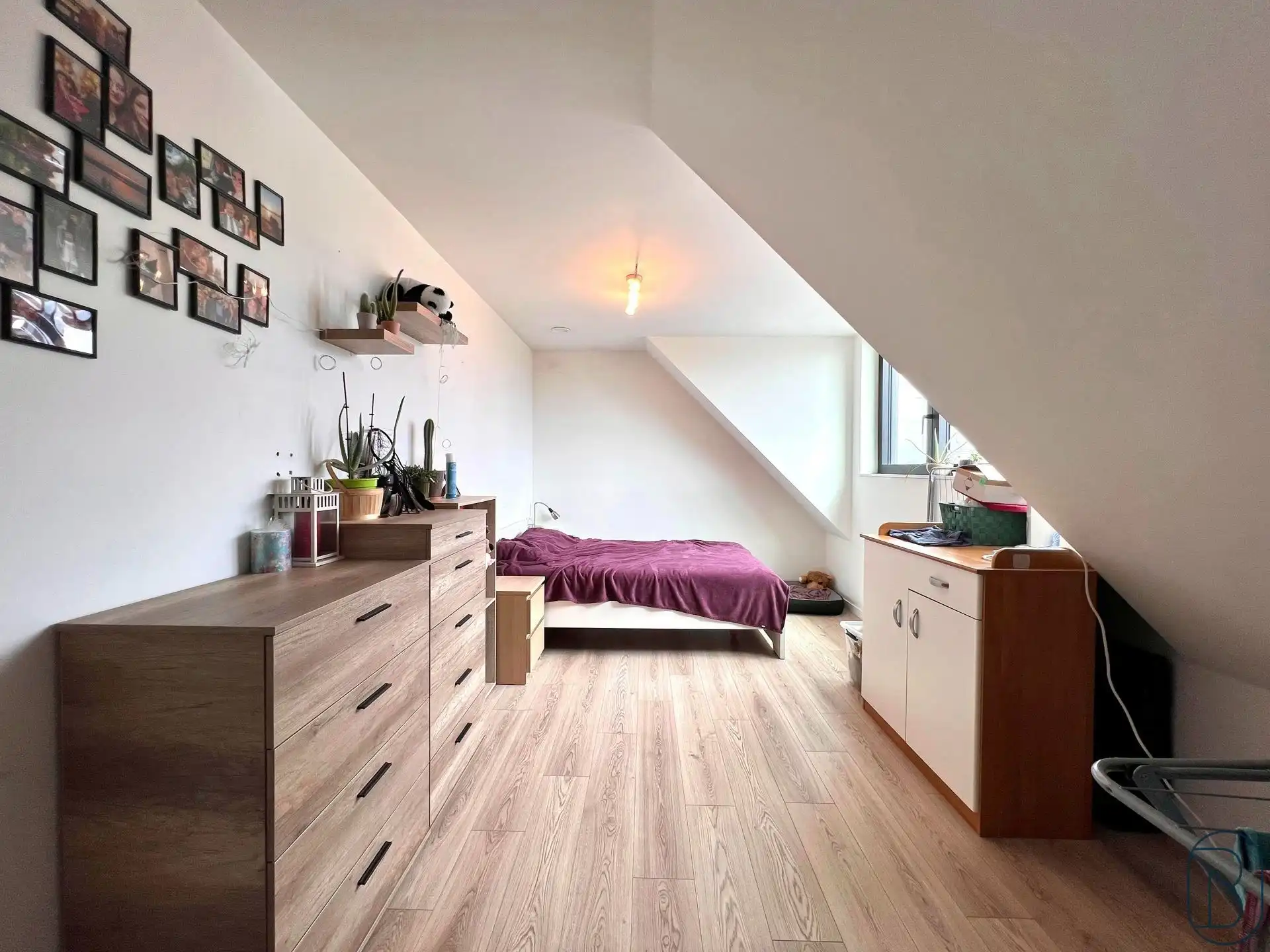 Leuk recente penthouse met terras en 2 SLK! foto 9