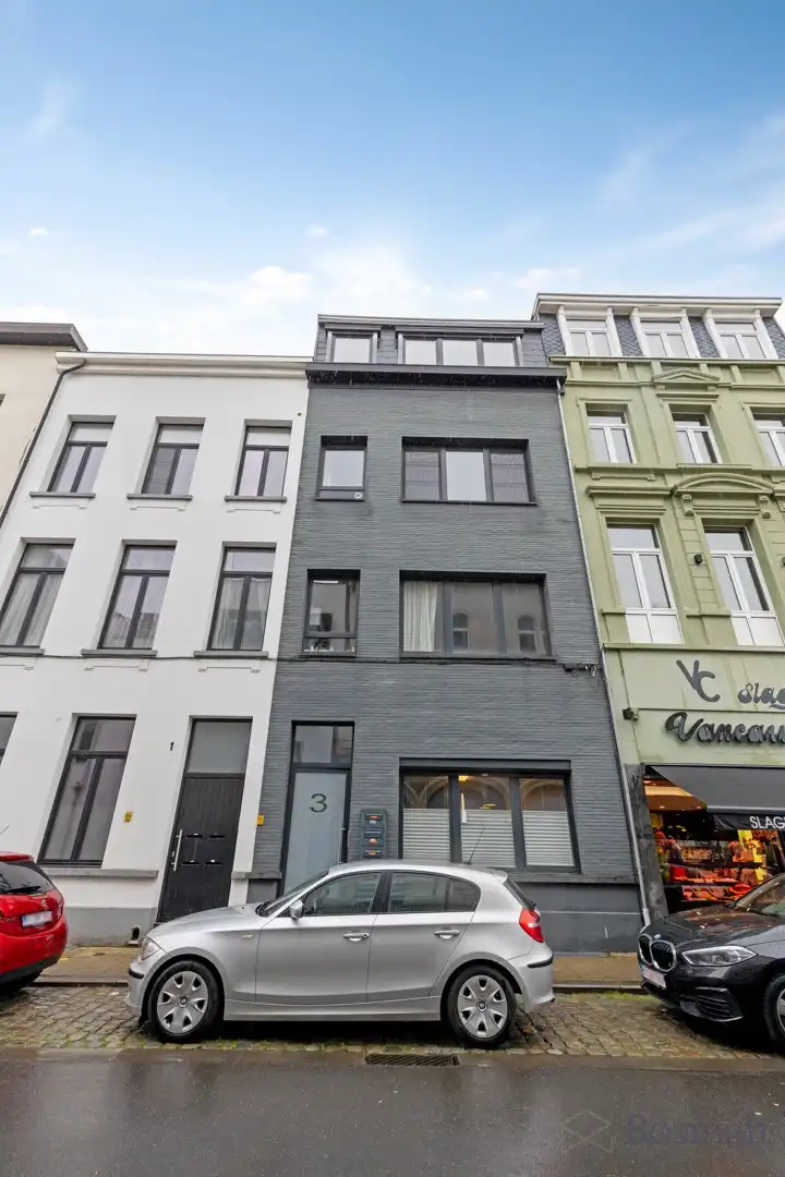 Gelijkvloers appartement te huur in centrum Antwerpen foto {{pictureIndex}}