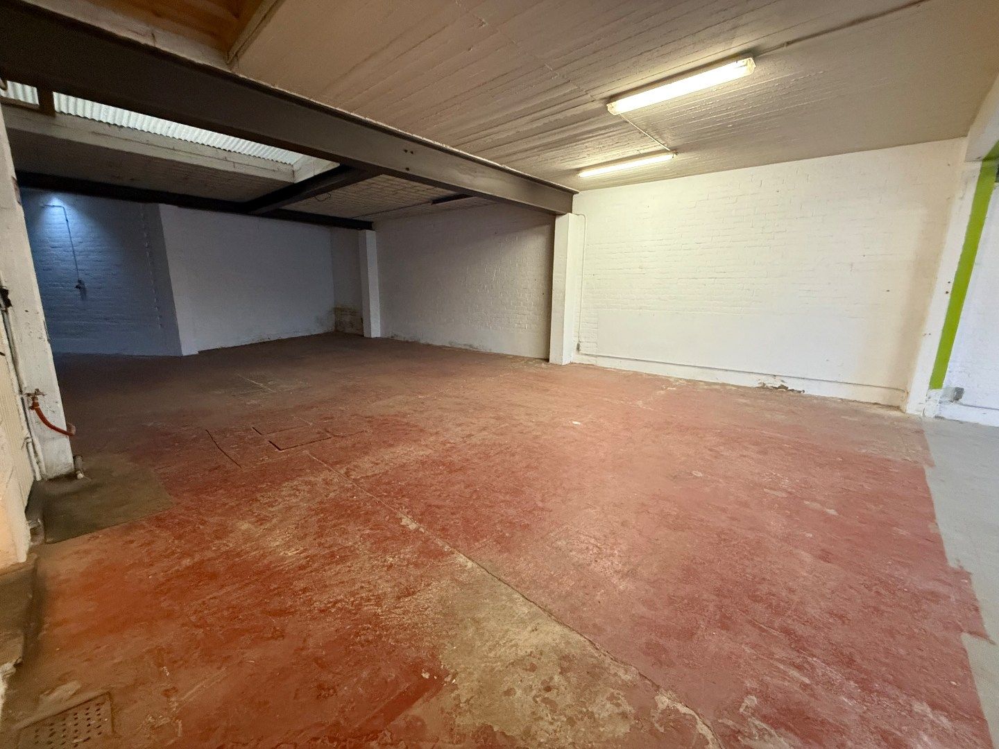 Centraal gelegen polyvalente opslagruimte  te Lier. foto 2