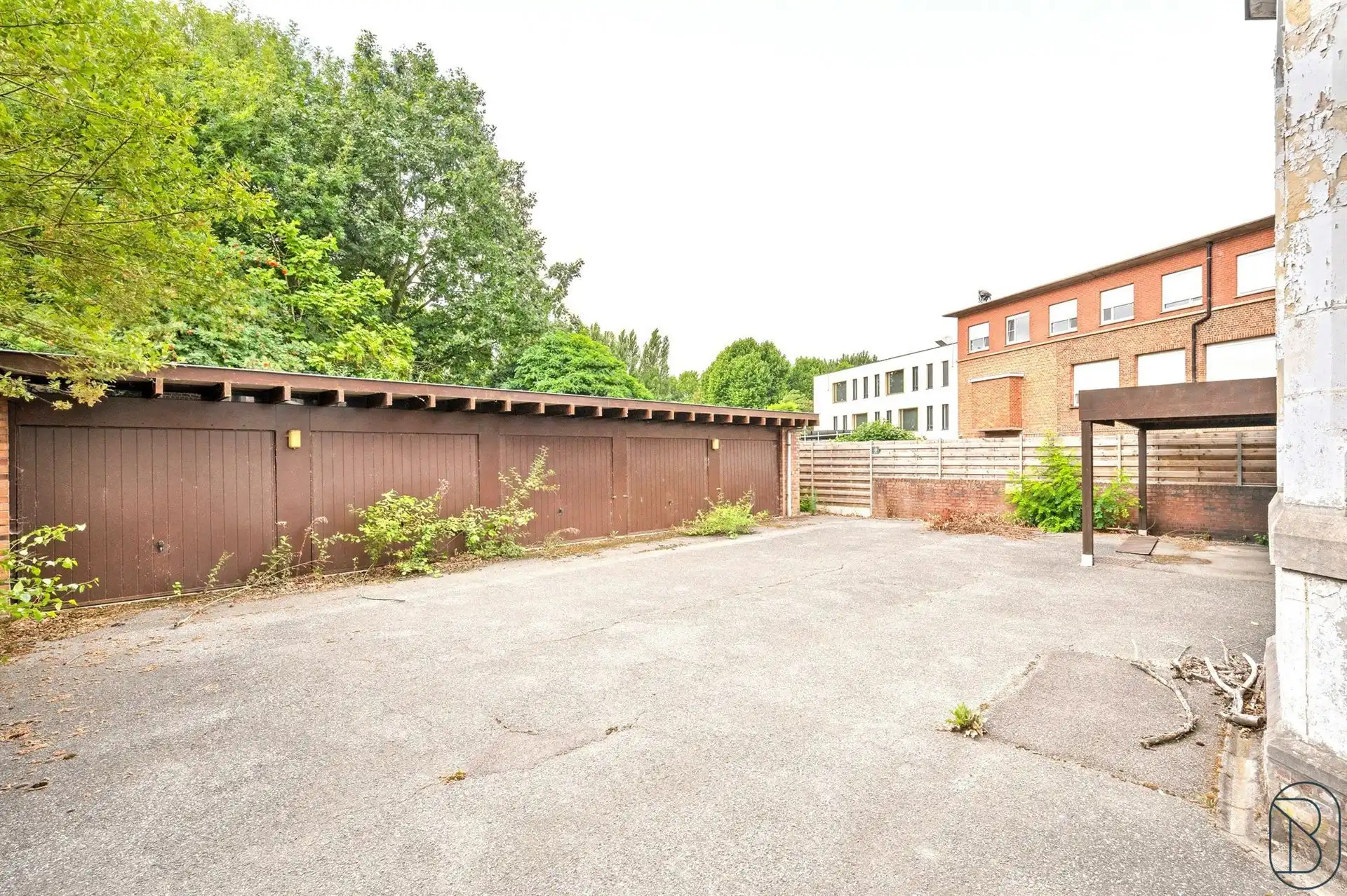 UNIEKE HERENWONING met OPRIT, GARAGES en TUIN foto 22