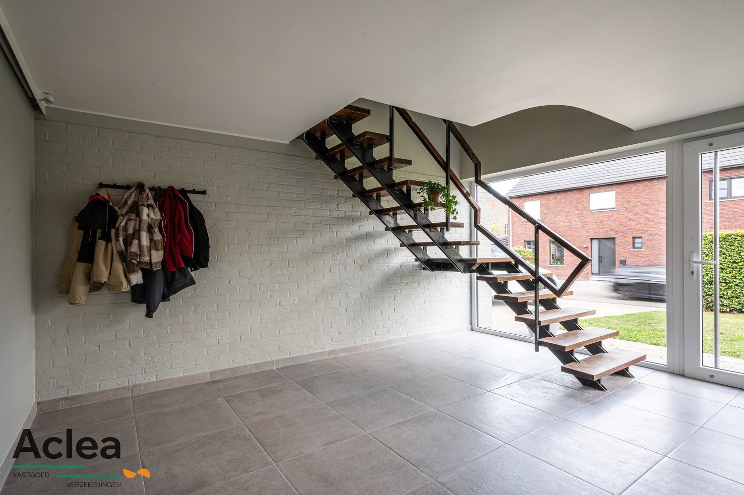 Stijlvolle, ruime woonst op een mooi perceel foto 17