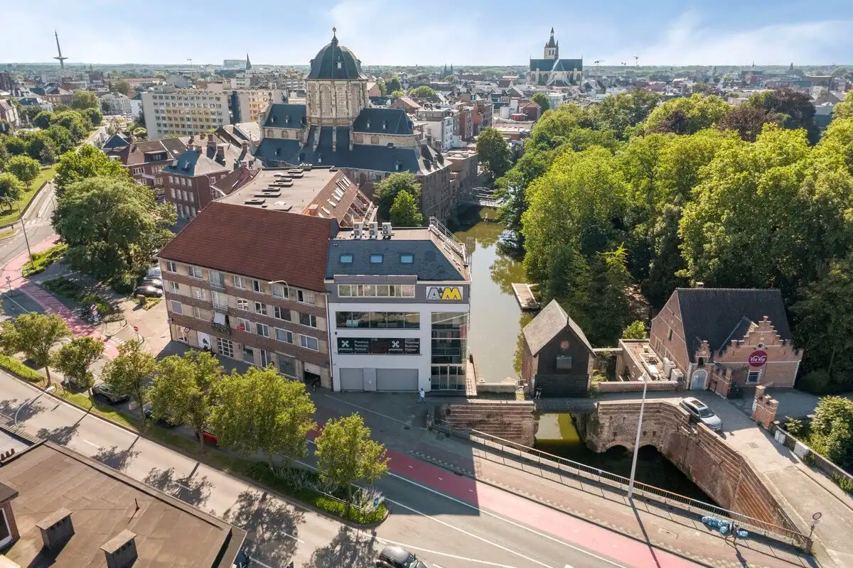 Kantoorpand met handelsruimte te koop nabij Mechelen station foto 2