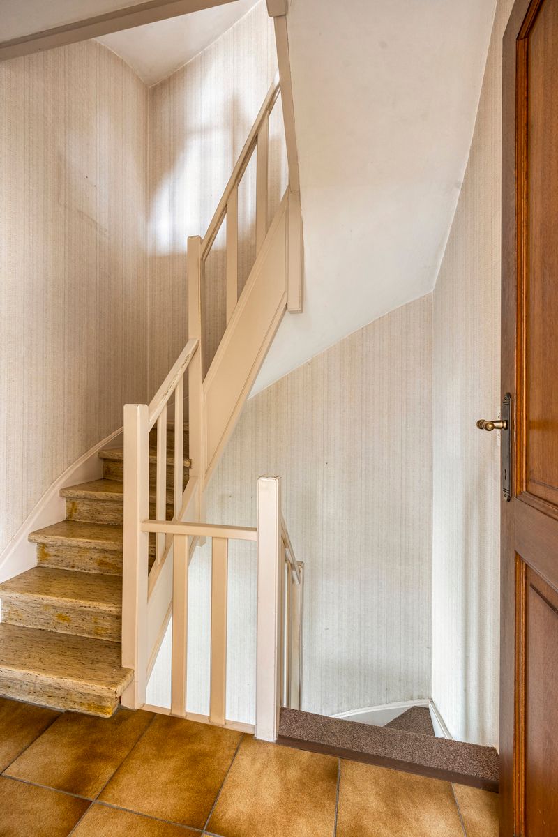 OPTIE Bel-etage woning met 4 slaapkamers, garage en tuin foto 15