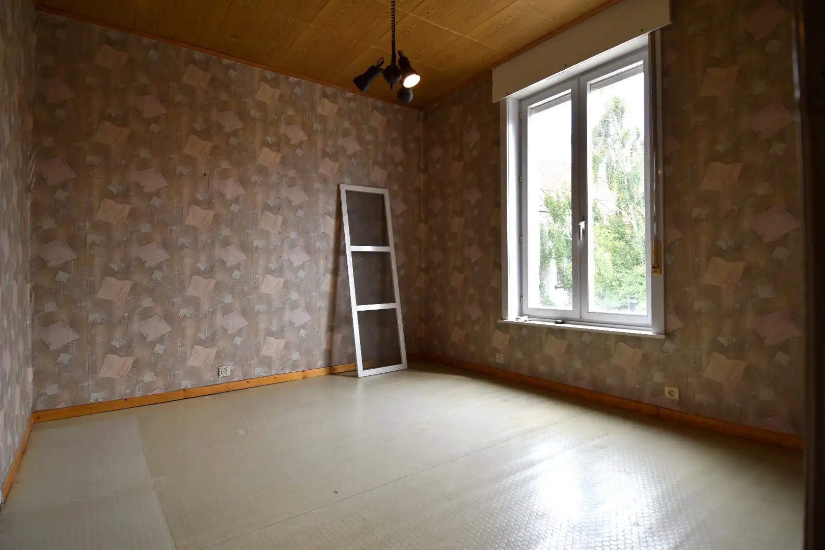 Rijwoning met 3 slaapkamers en tuin te koop in Menen foto 6