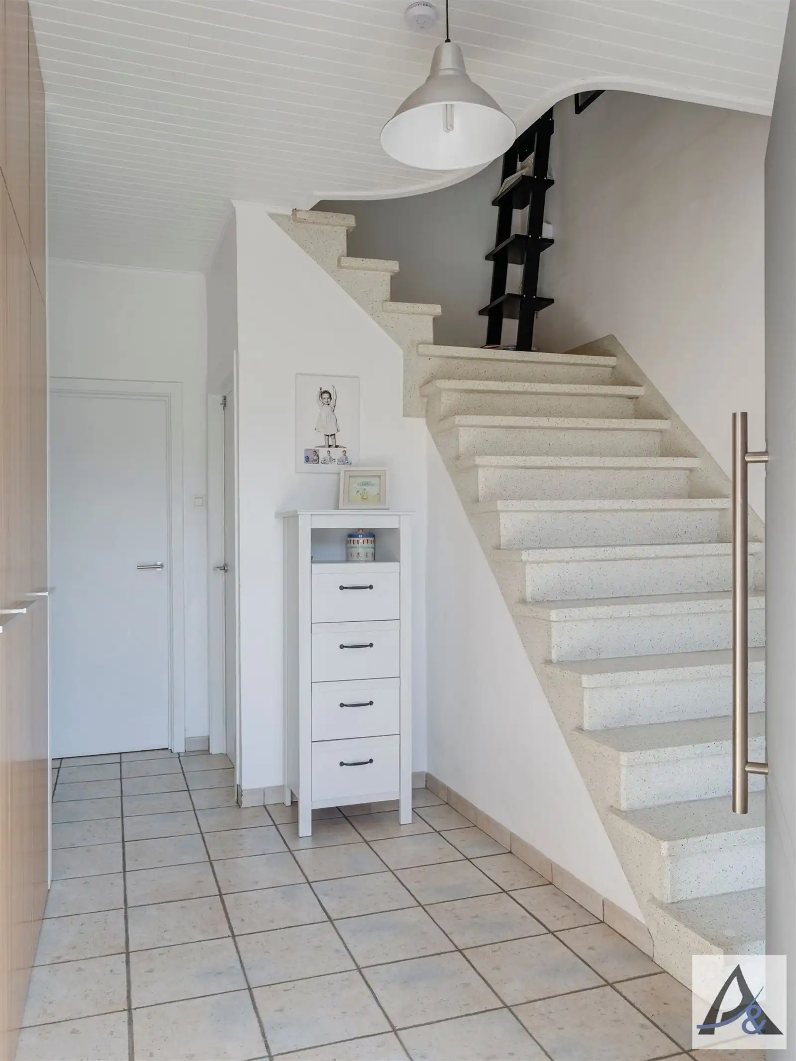 Instapklare eengezinswoning met prachtige tuin! foto 12