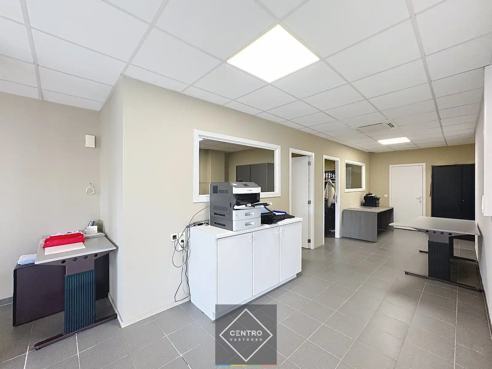 VERHUURD handelsgelijkvloers met 5,5% rendement! foto 9